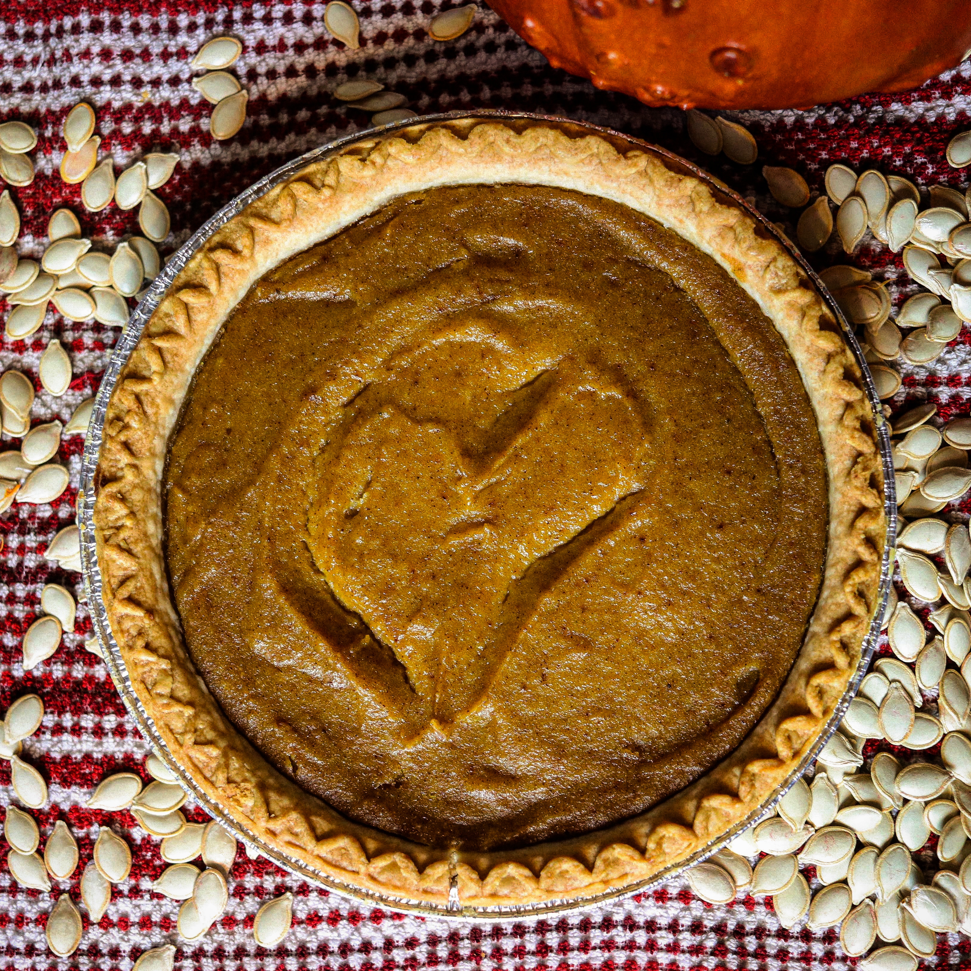 Thanksgiving Pumpkin Pie (made from my Halloween pumpkin!) r/veganrecipes