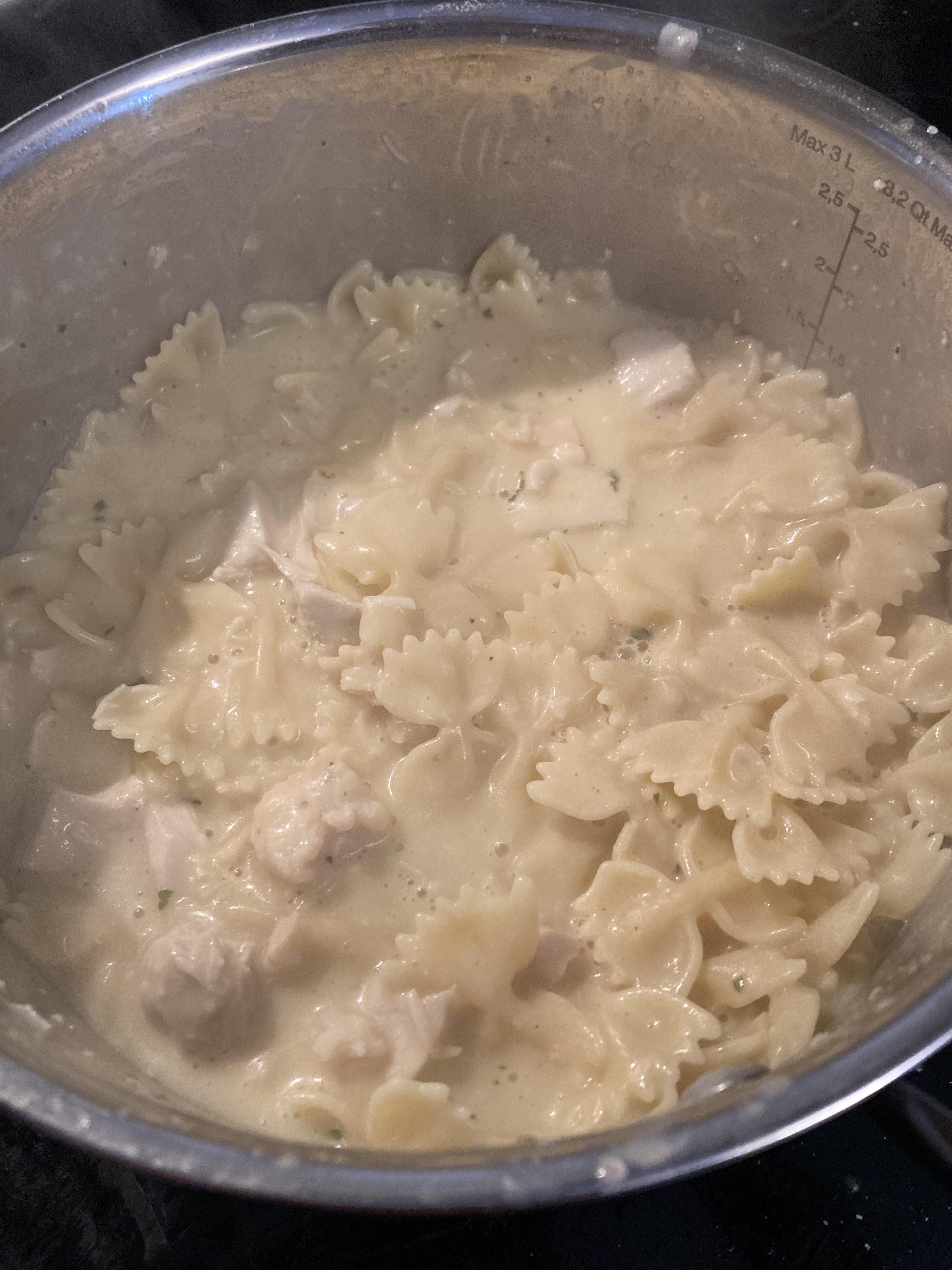 Made my own version of Chicken Pasta Roni with canned chicken, farfalle