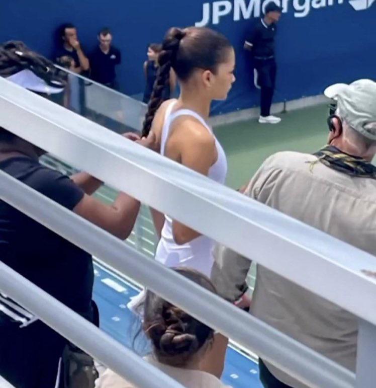 New photo of Zendaya as Tashi Donaldson behind the scenes of