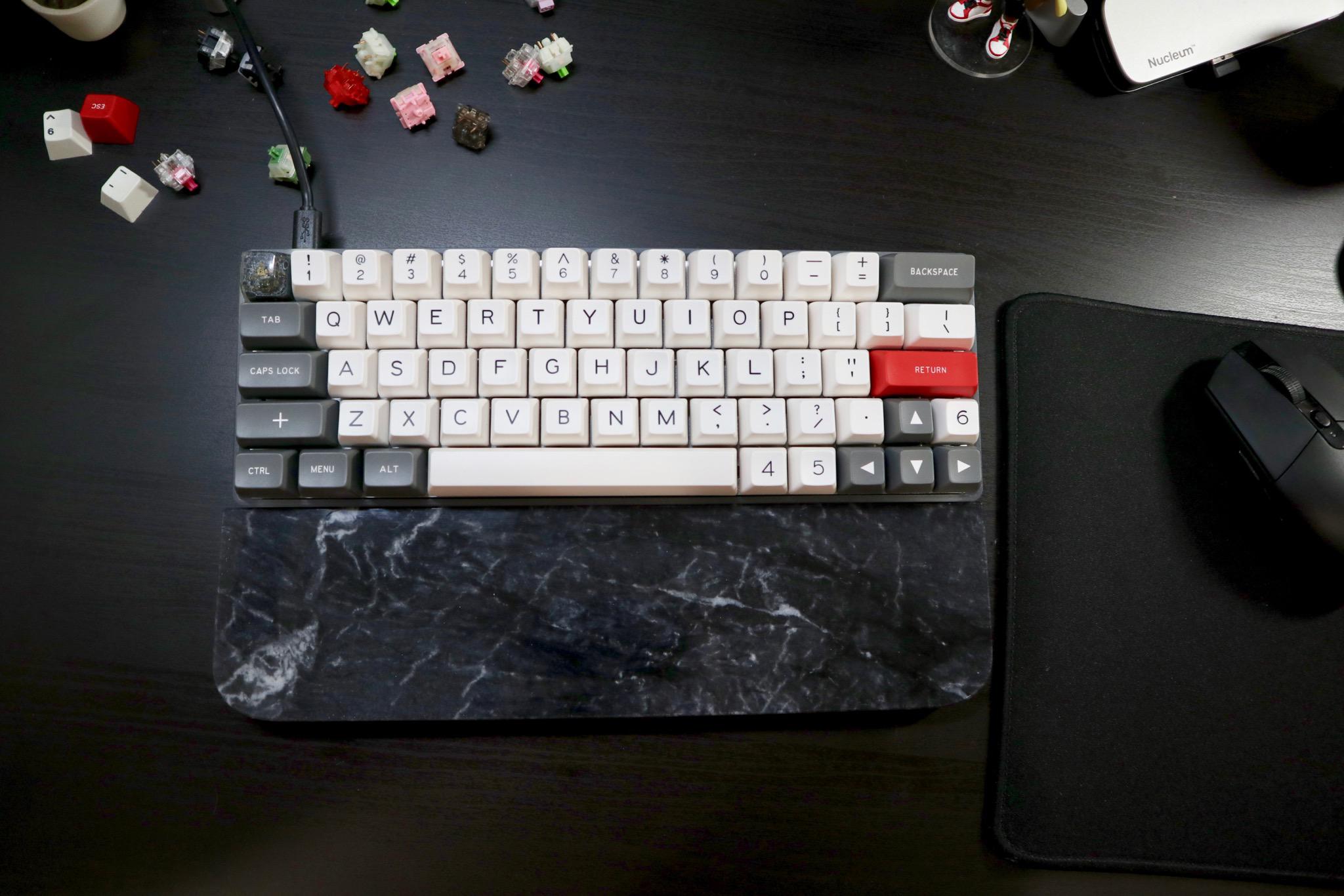 The new black marble wrist rest ! r/MechanicalKeyboards