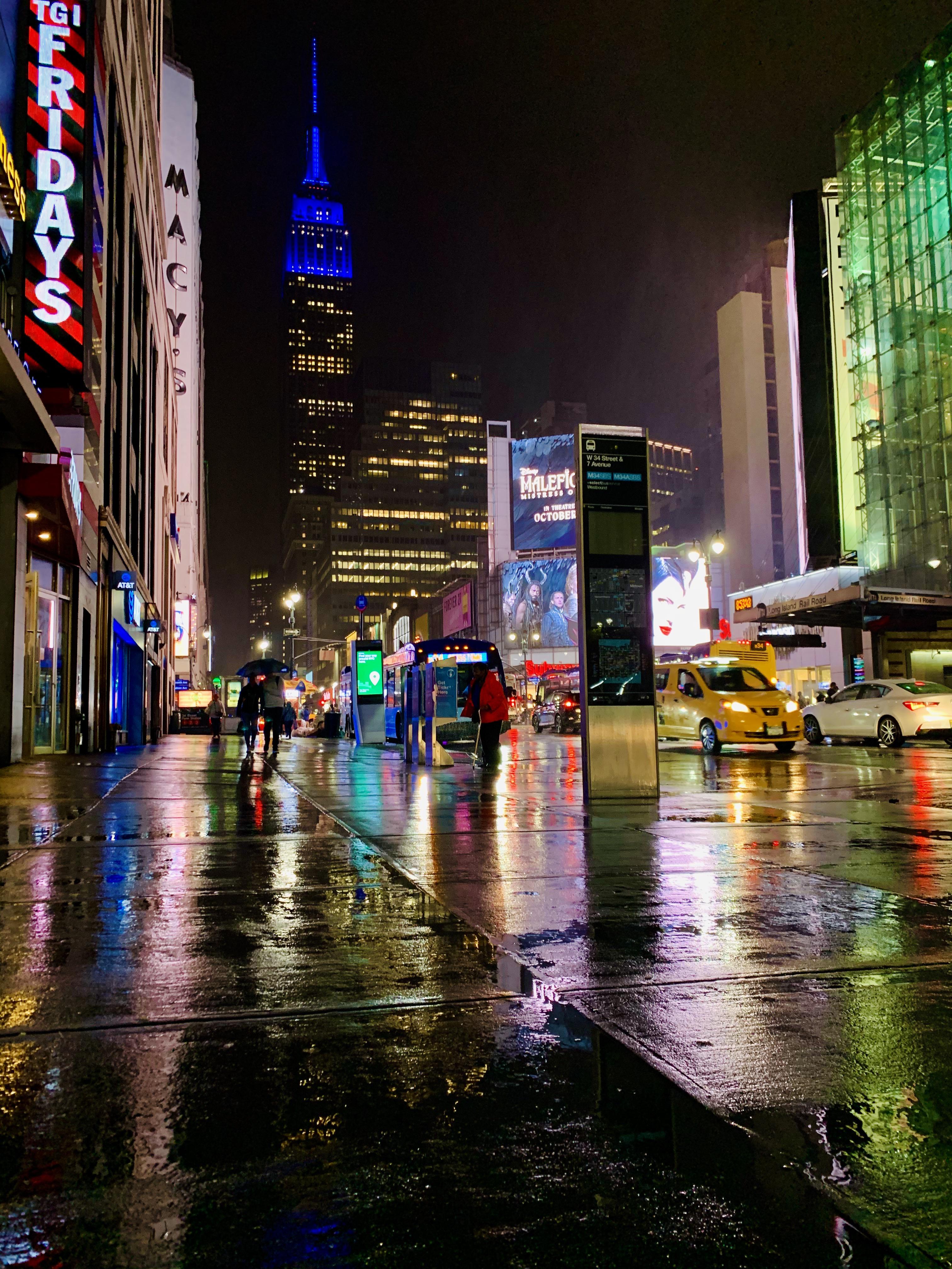 Rainy New York night r/pics