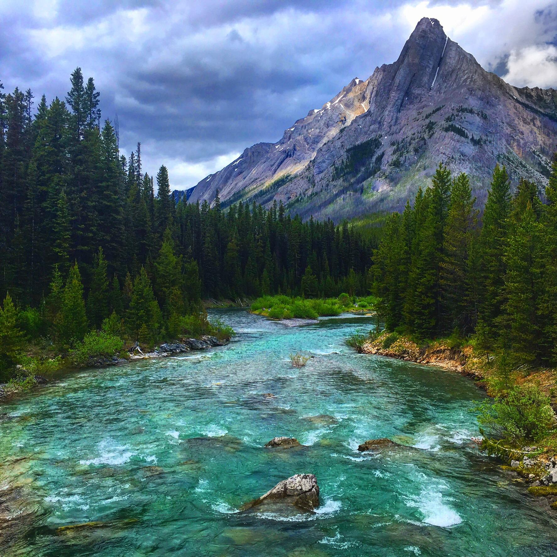 Backpacking to Mt. Assiniboine, Kananaskis Country, Alberta, Canada r