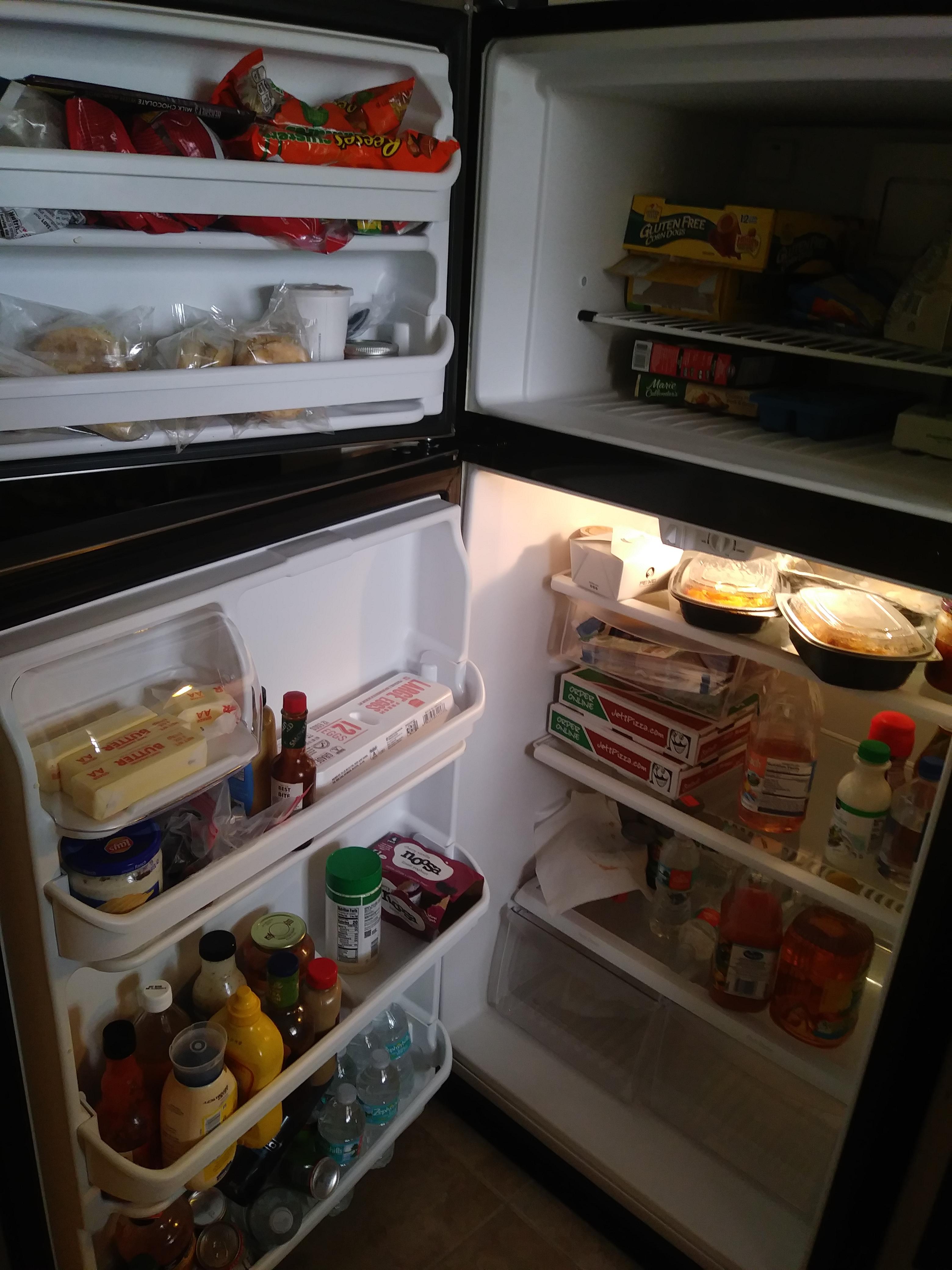 New fridge was delivered yesterday. Who am I? r/FridgeDetective