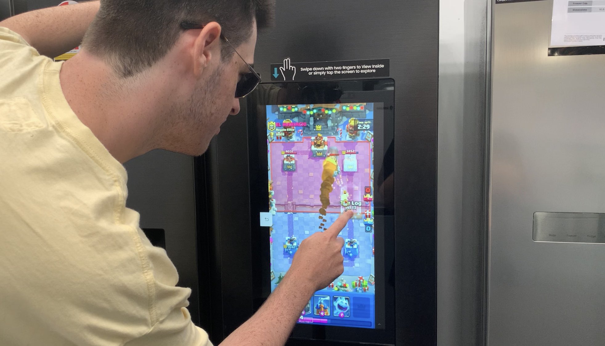 i downloaded clash royale on a display fridge at the shops lol r/ClashRoyale