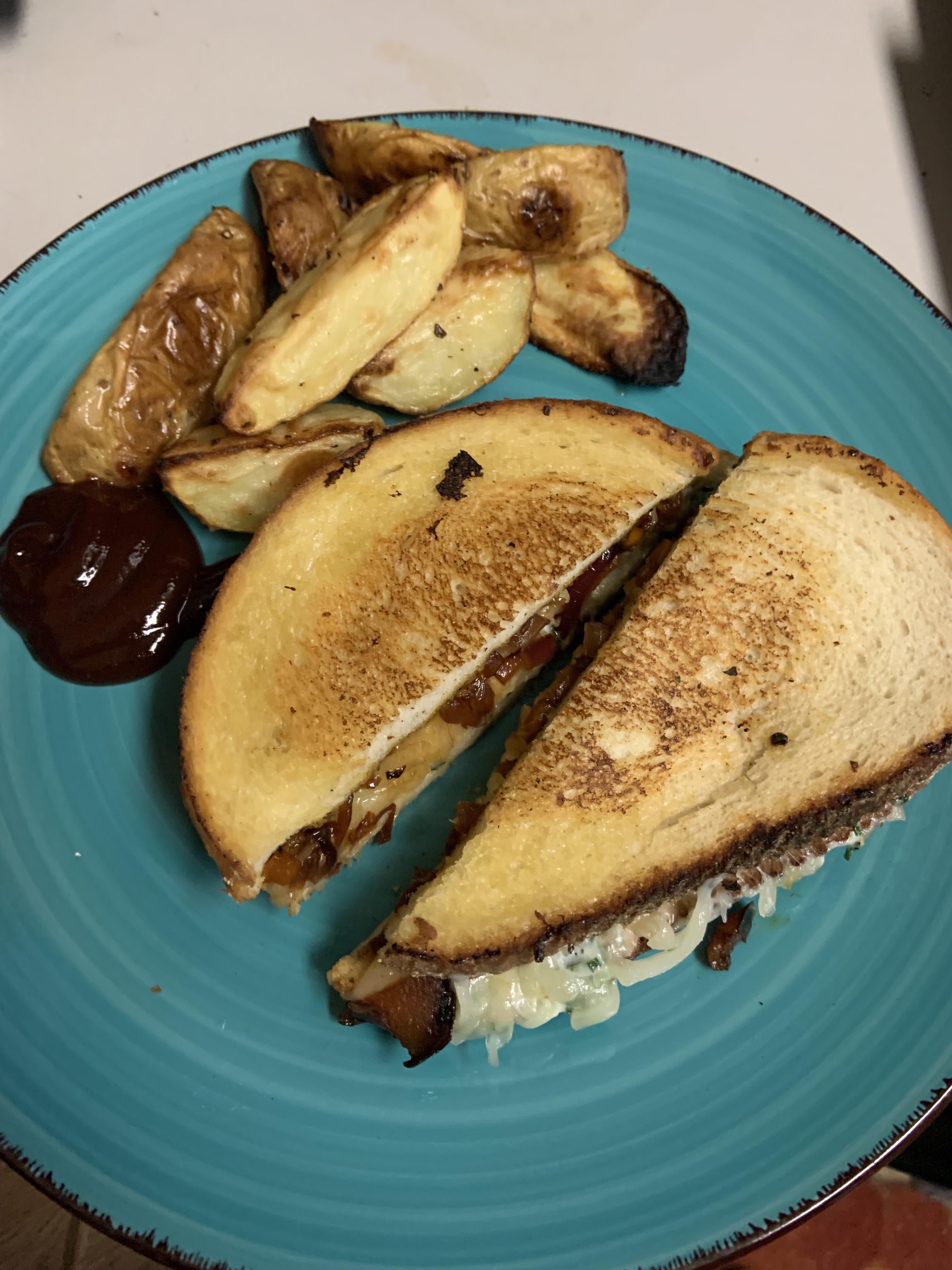 Magnifico Mozz Melts with balsamic red pepper jam, herb aioli & crispy