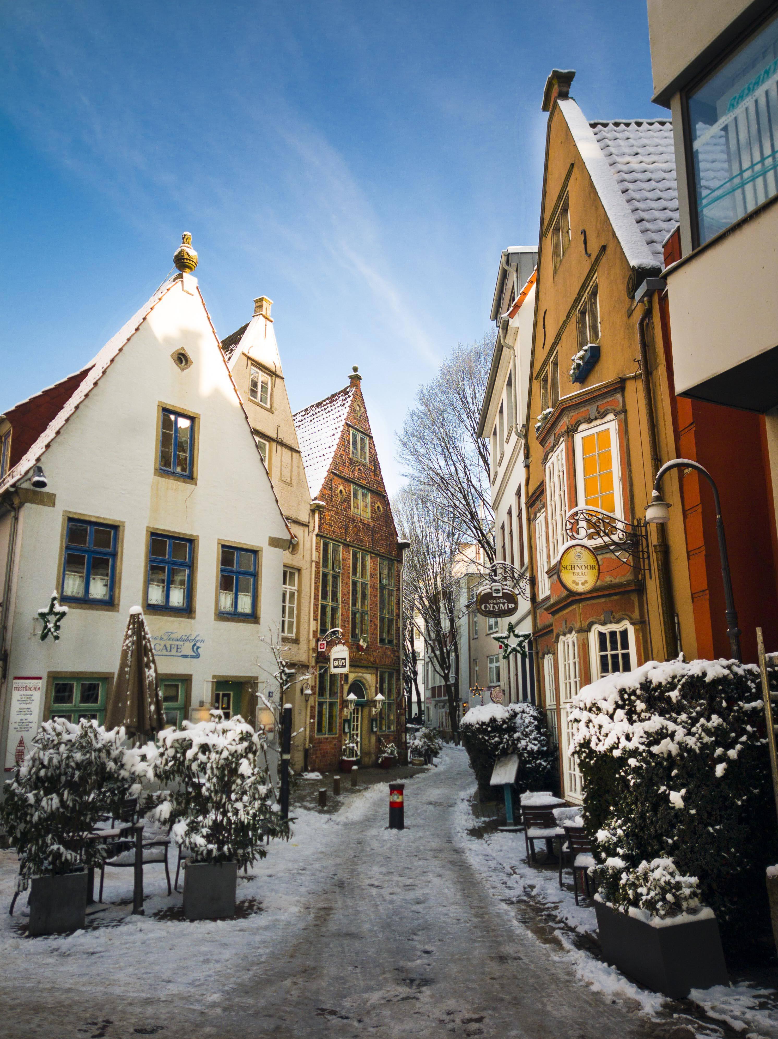 A cold blue morning in Bremen, Germany r/CozyPlaces