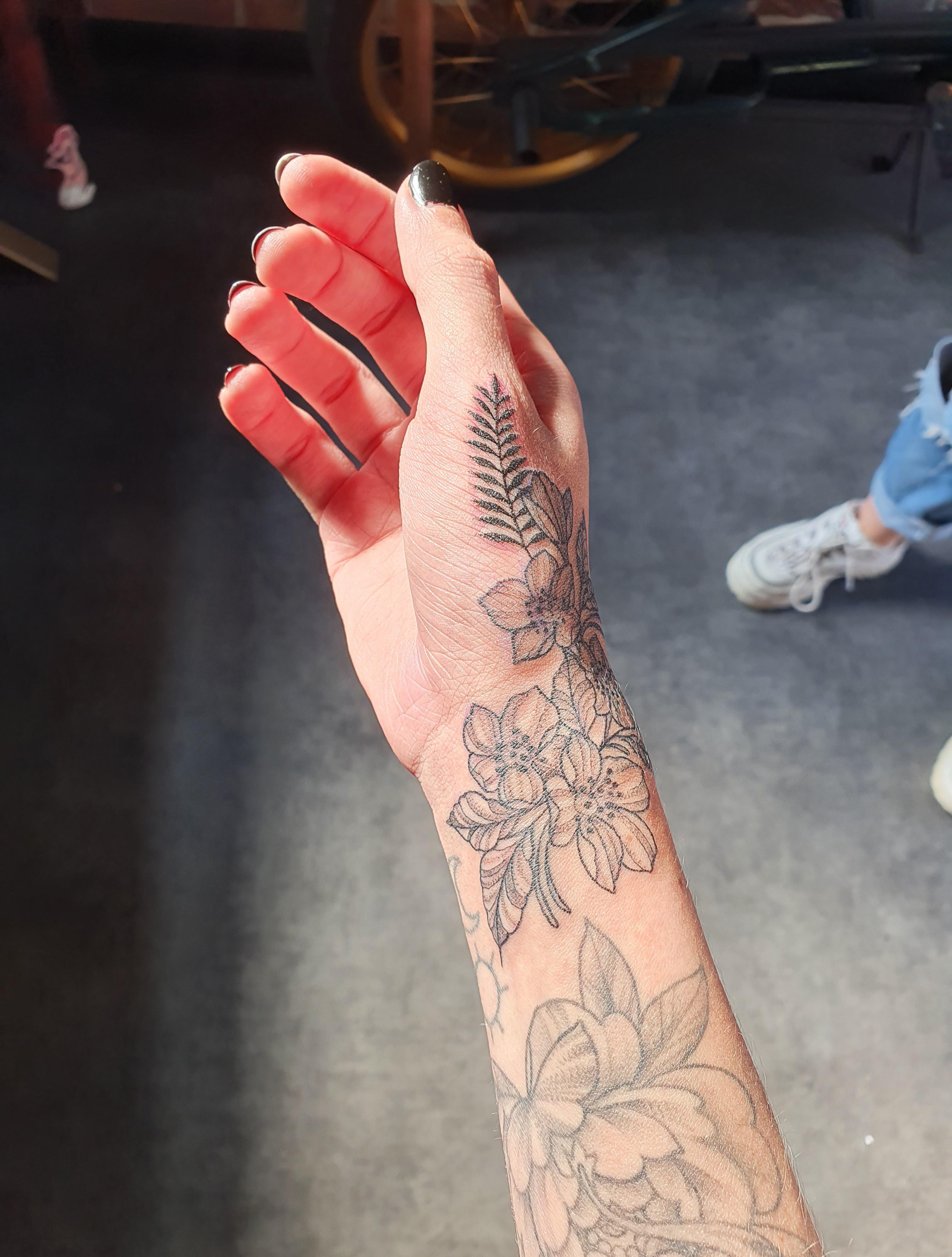 A Beautiful Hand/Wrist/Thumb Tattoo By Olivia At Evermore Tattoo Parlour In Bedford Uk : R/Tattoos 3991_x_3024_jpg