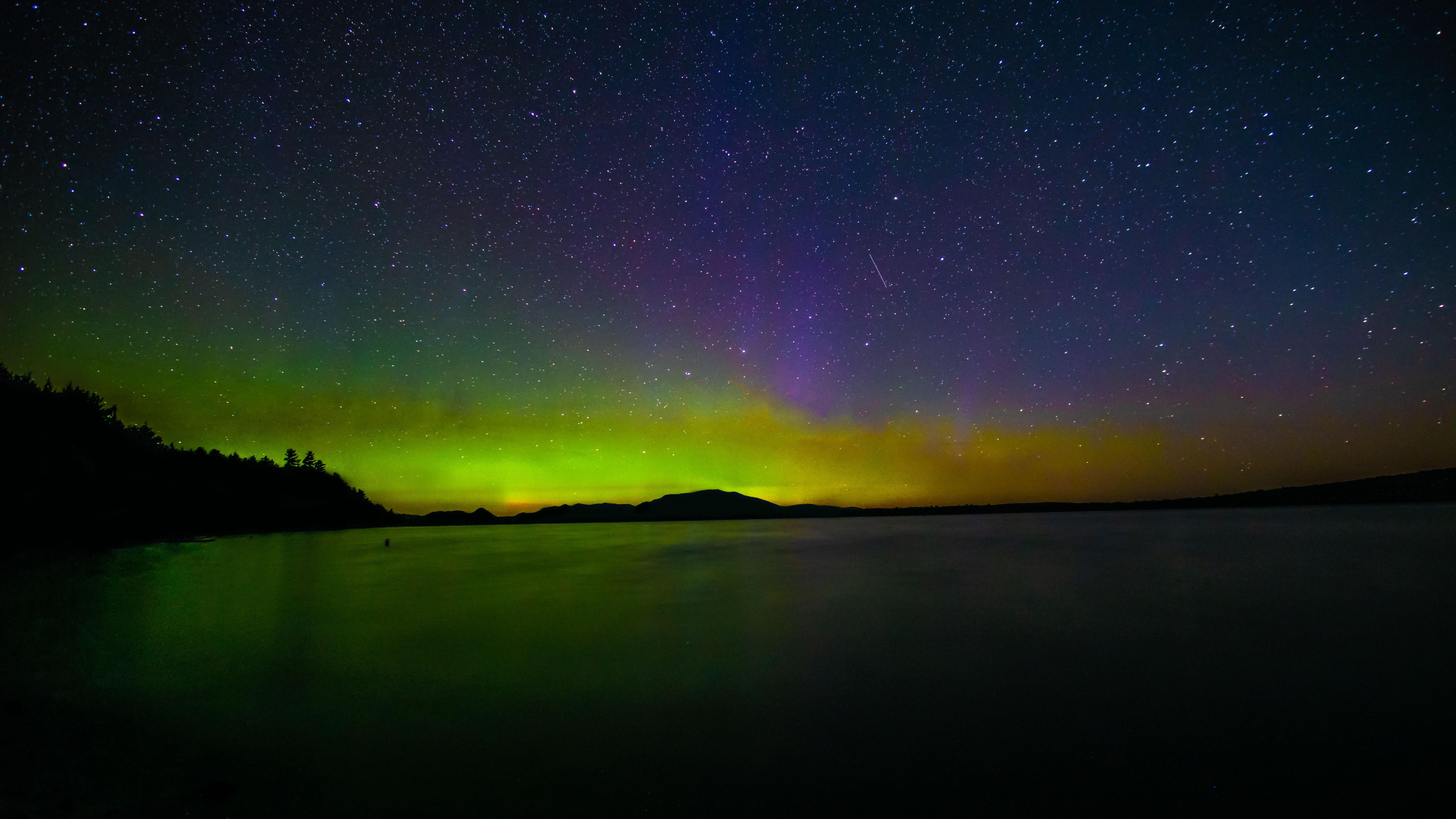 Aurora Borealis over Mt. Katahdin r/Maine