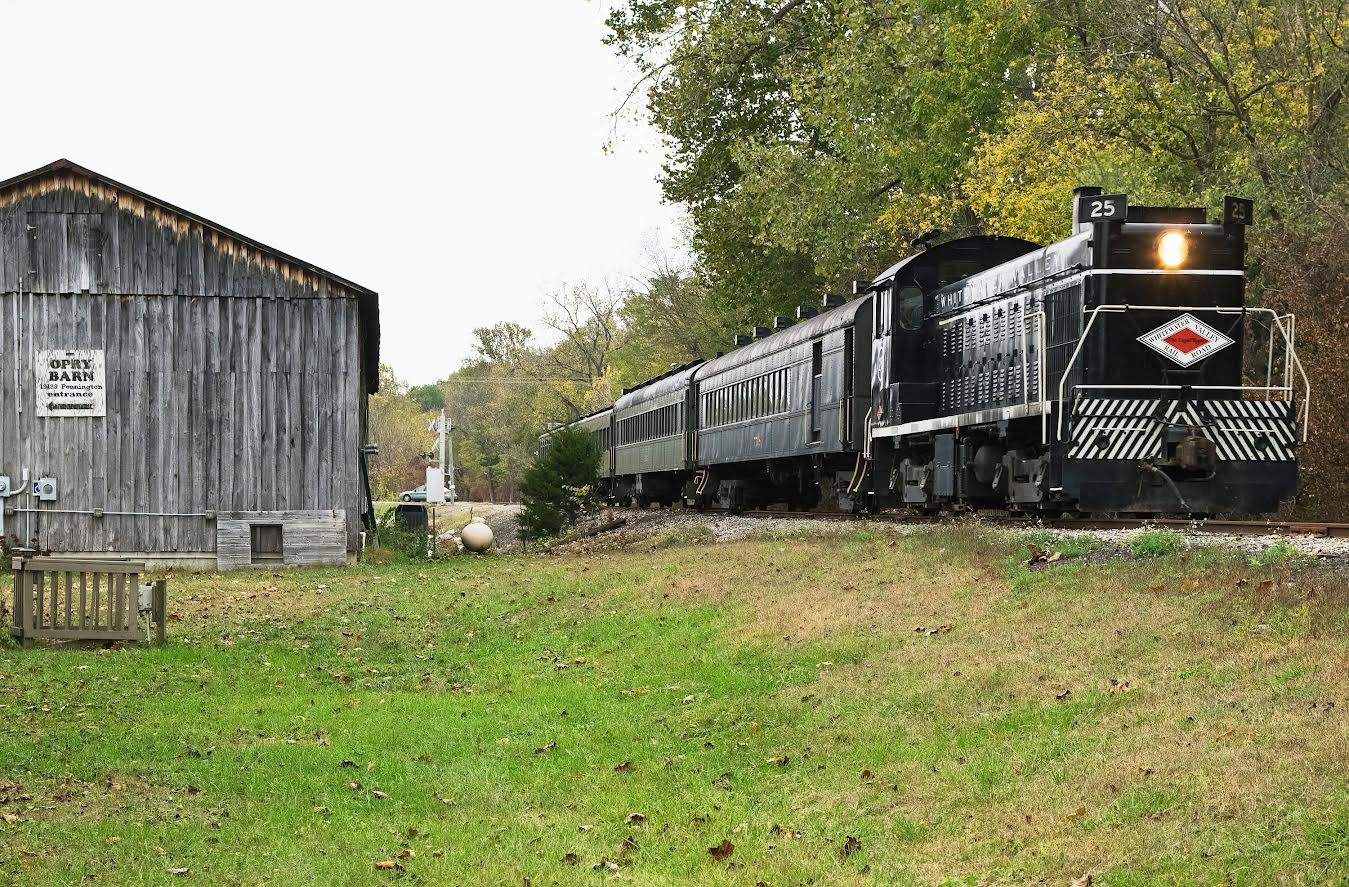 Lima number 25 leading the main train of my daily work schedule, the