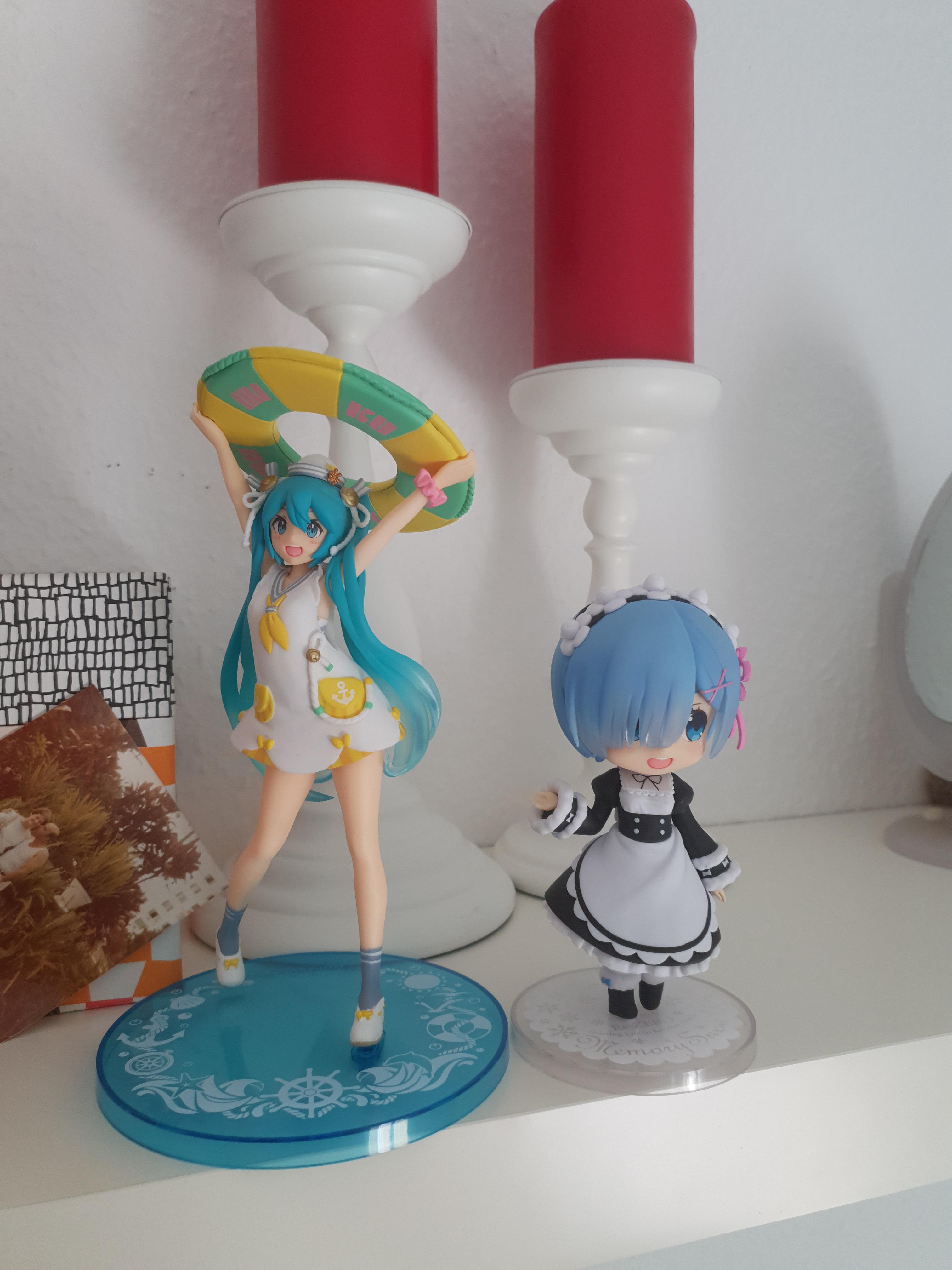 Brought a couple of cute figurines for my mom from japan. She loves