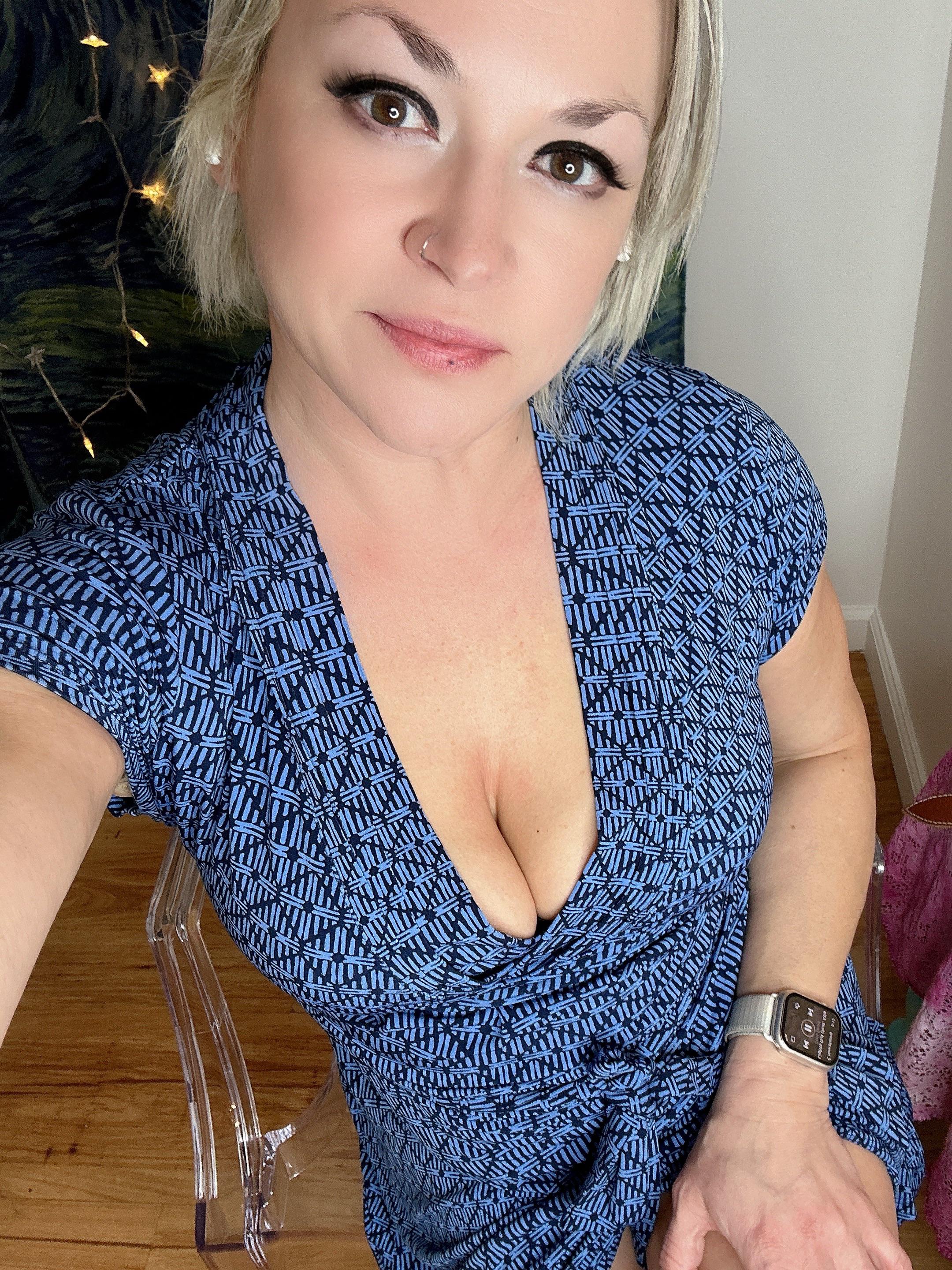 Just your next door mom : SFWNextDoorGirls