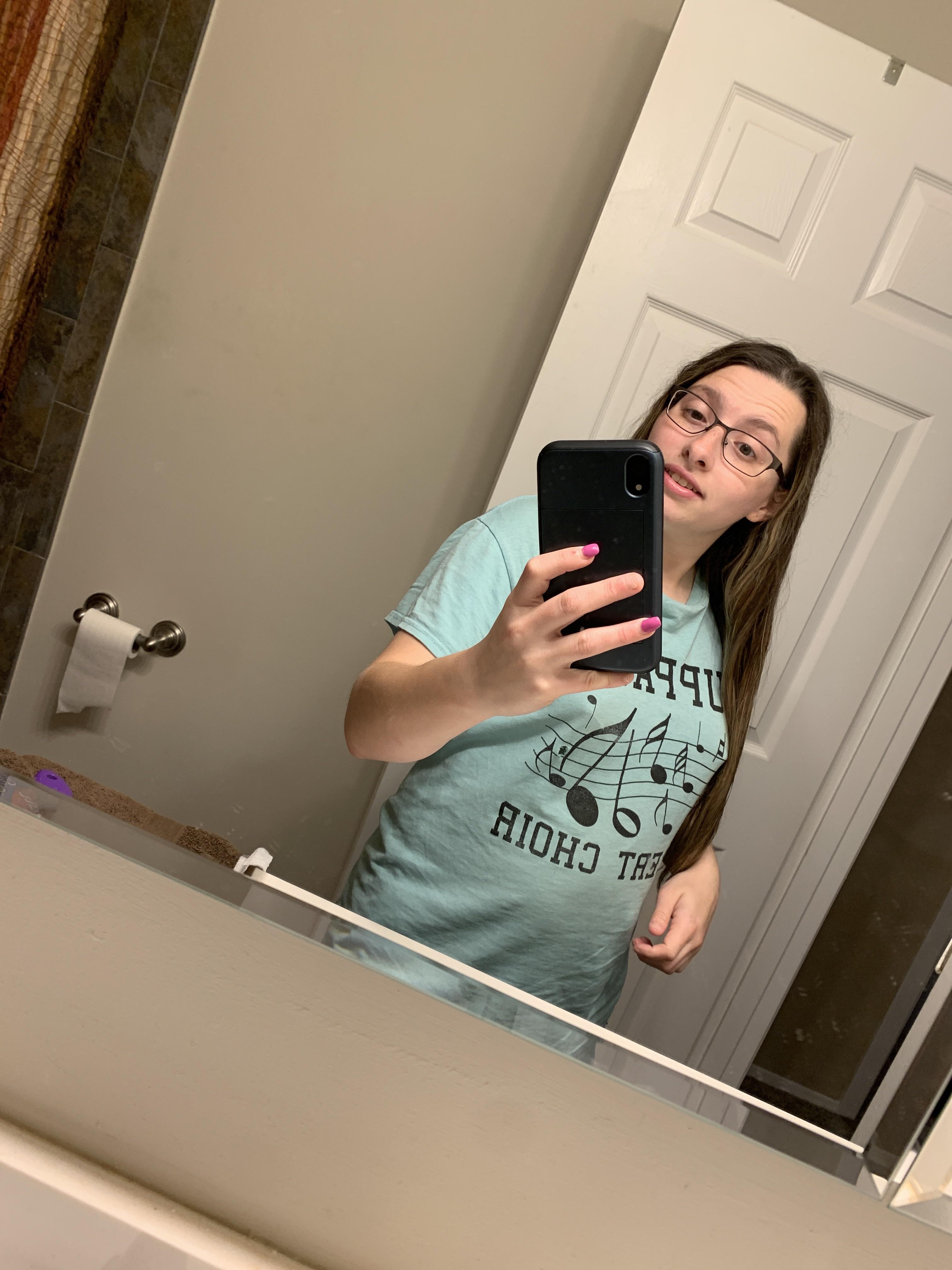[25f] Typical bathroom mirror selfie 😊🥰 r/selfie