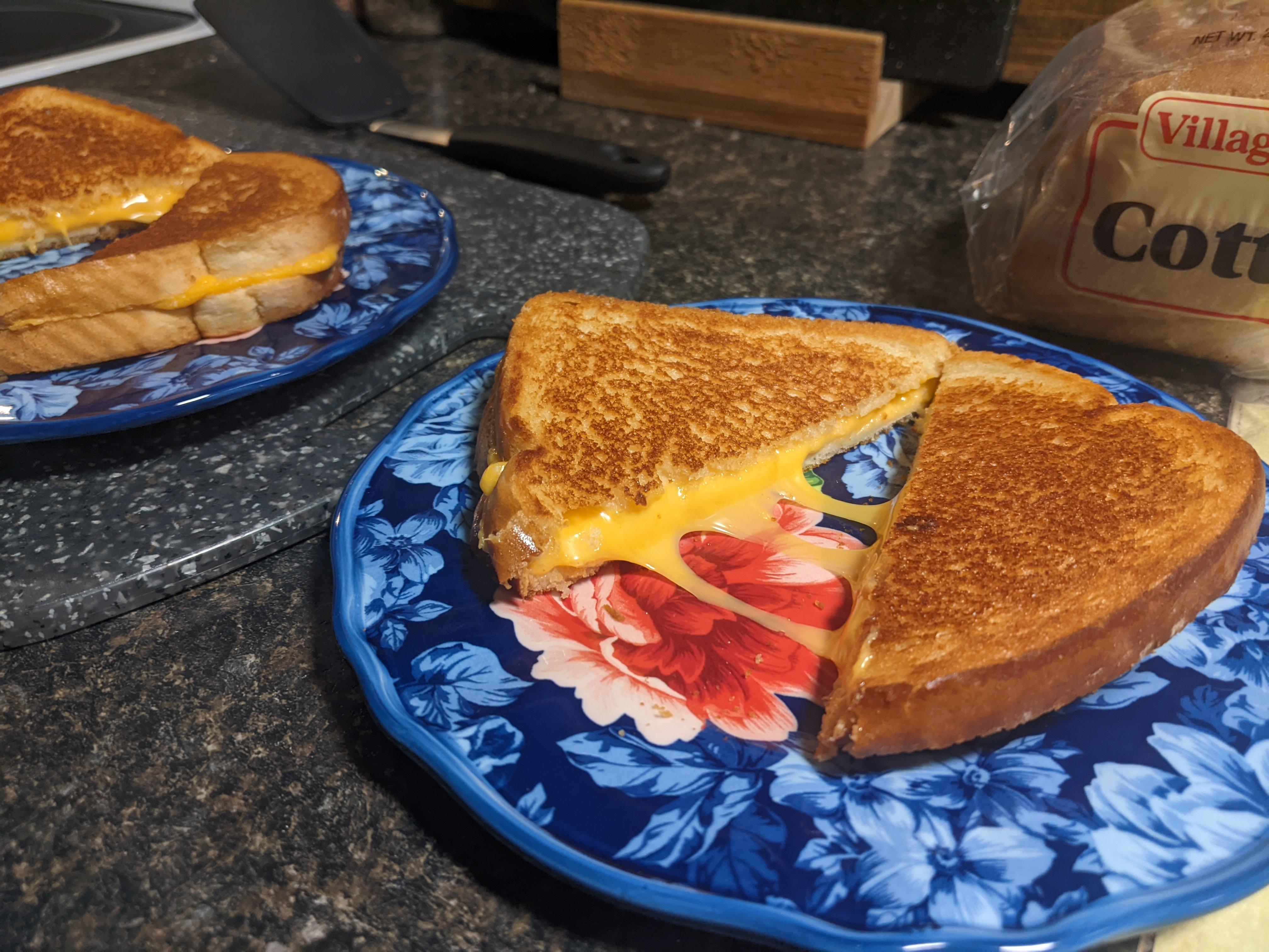 White cottage bread with Bongards American cheese and salted butter