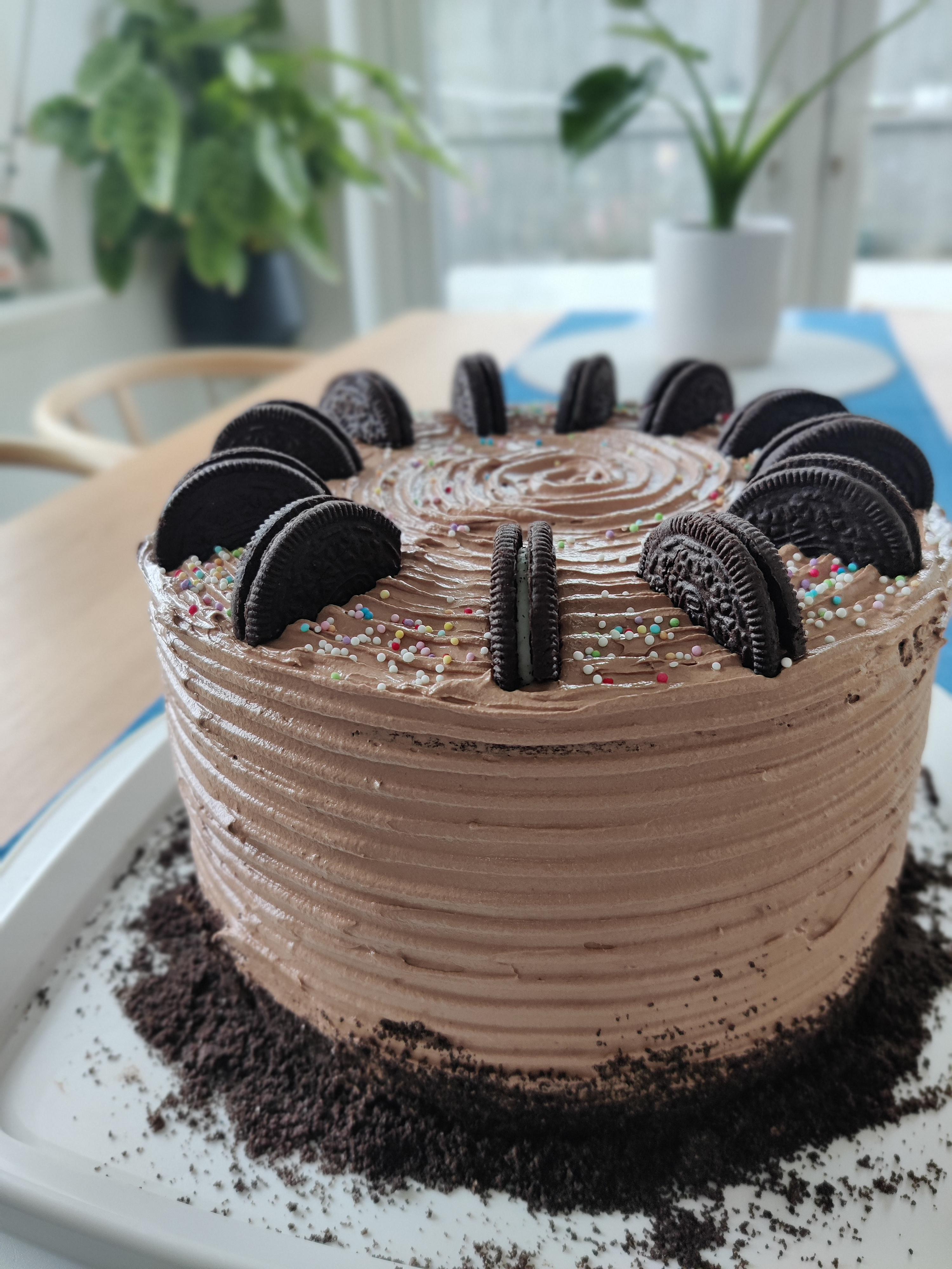 Made a cake to celebrate the summer & autumn babies in the family