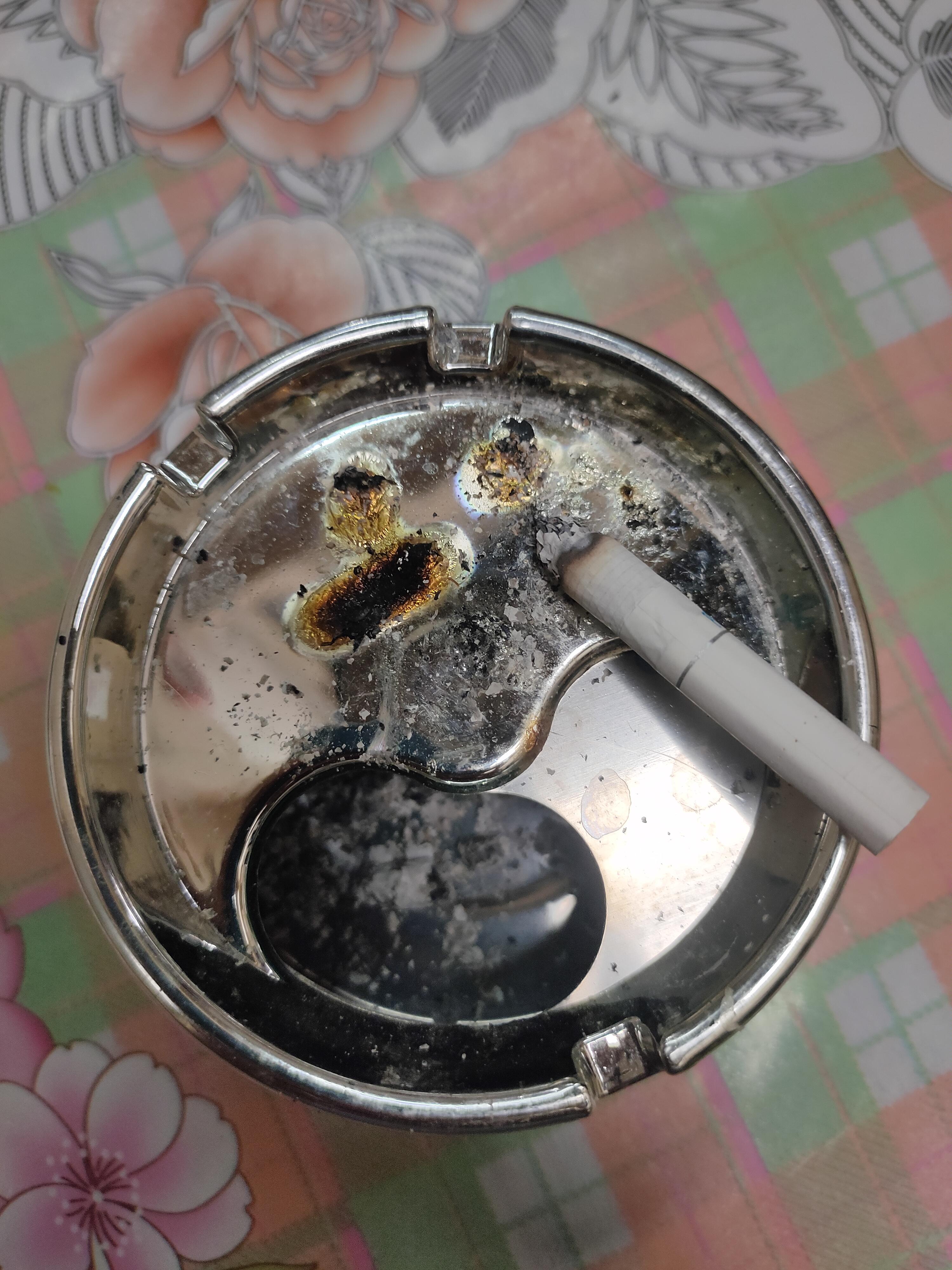 Ash tray made of plastic r/CrappyDesign