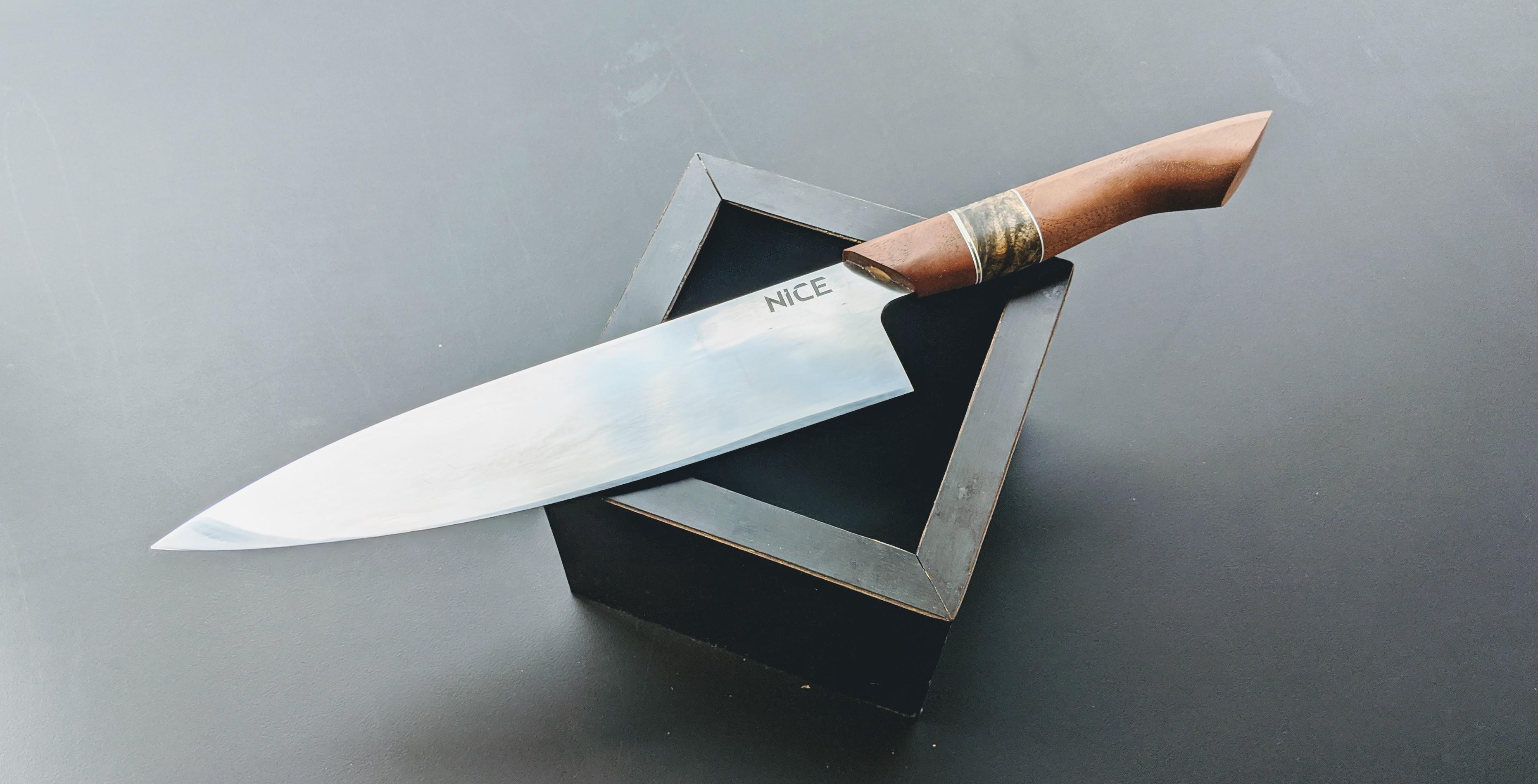 "Class Act" 220mm Chef Knife. 15n20 \ Black Walnut G10 Brass