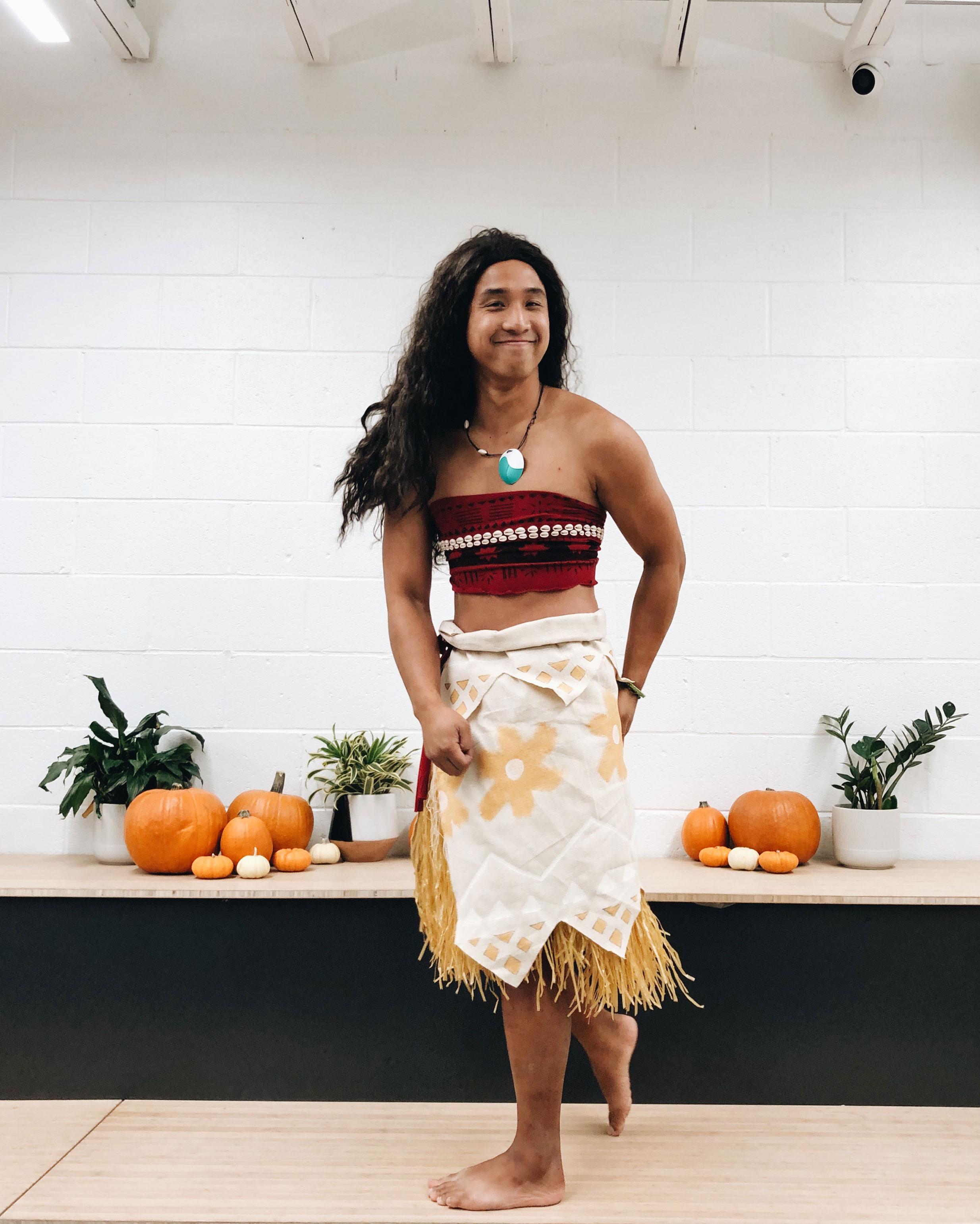 I am Broana. Make way! Make way! : r/funny