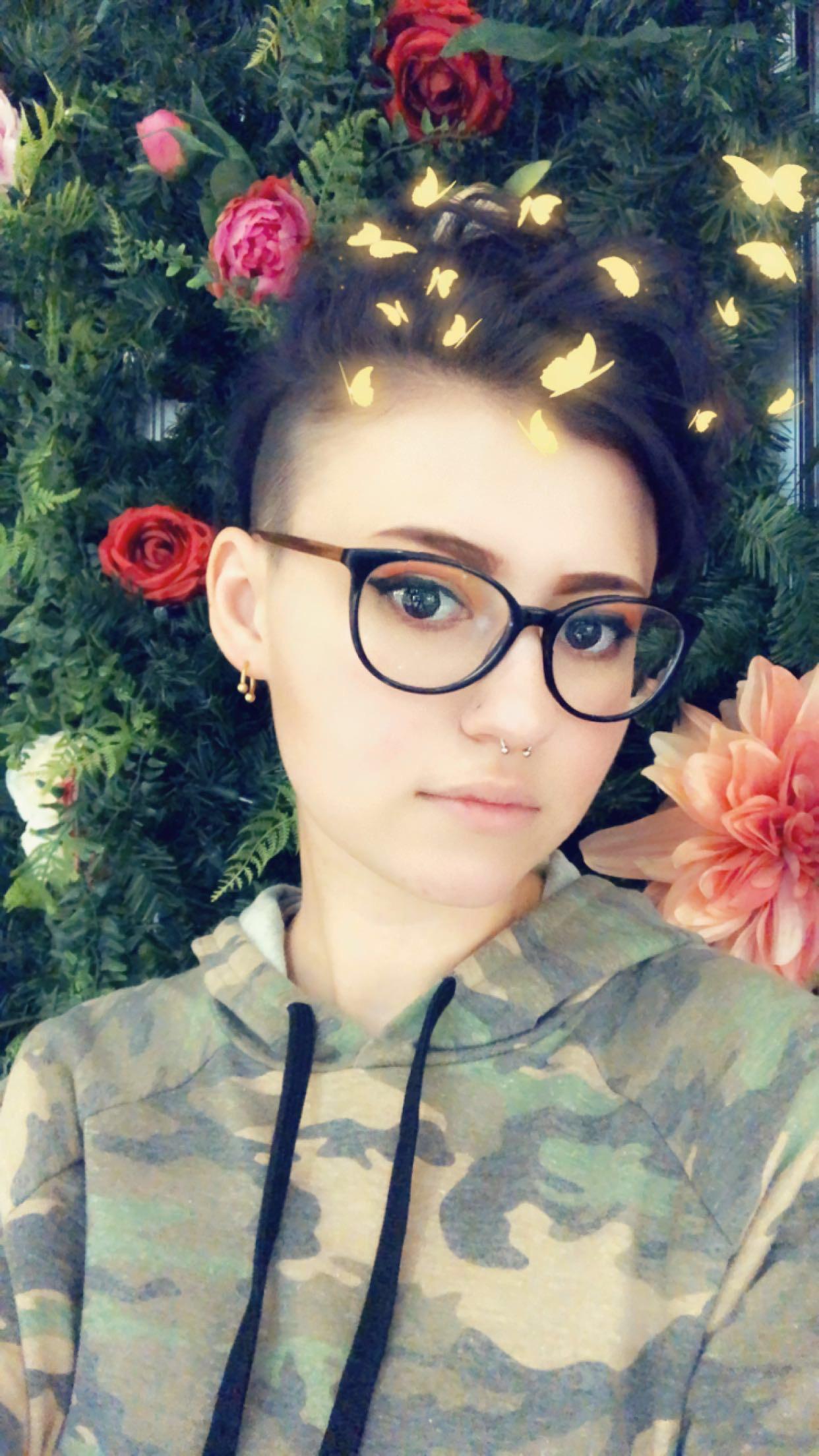 Finally got my septum pierced by a piercer who didn’t pierce it too low