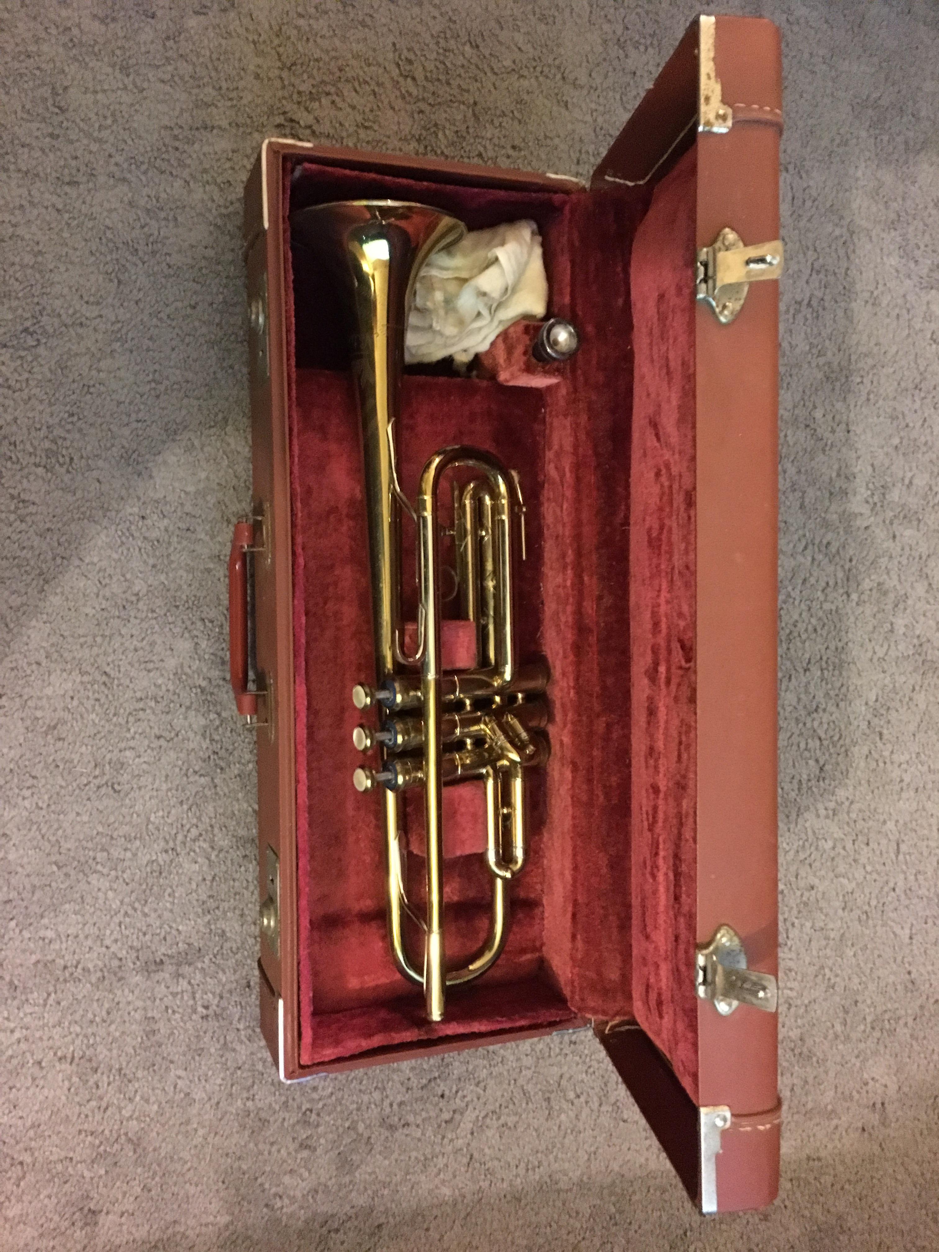 Help me identify this trumpet. Bought at a flea market. Would love any