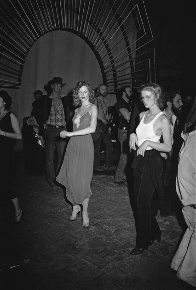 [free] It would be so groovy to see this picture of studio 54 in color