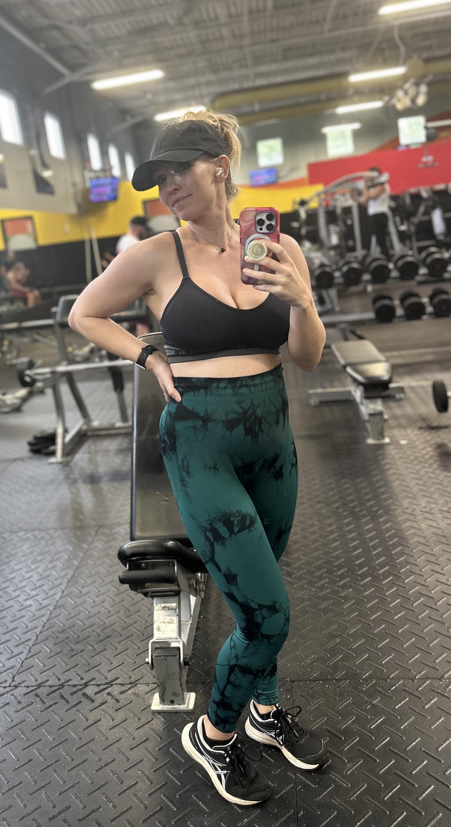 Shemightbetina (u/Shemightbetina) - Reddit