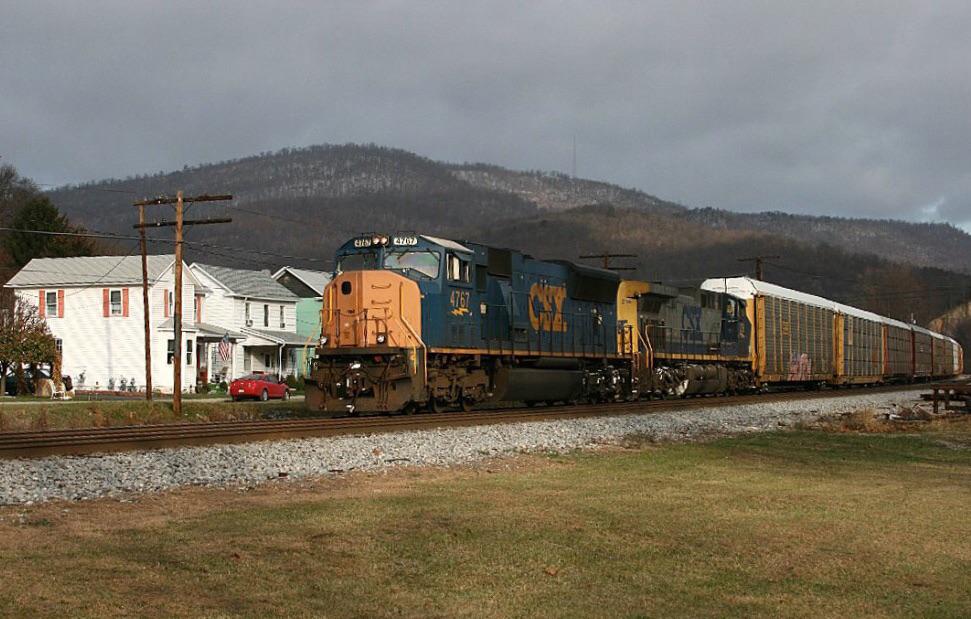 CSX Q216 at Hyndman, Pa a few years ago. r/trains