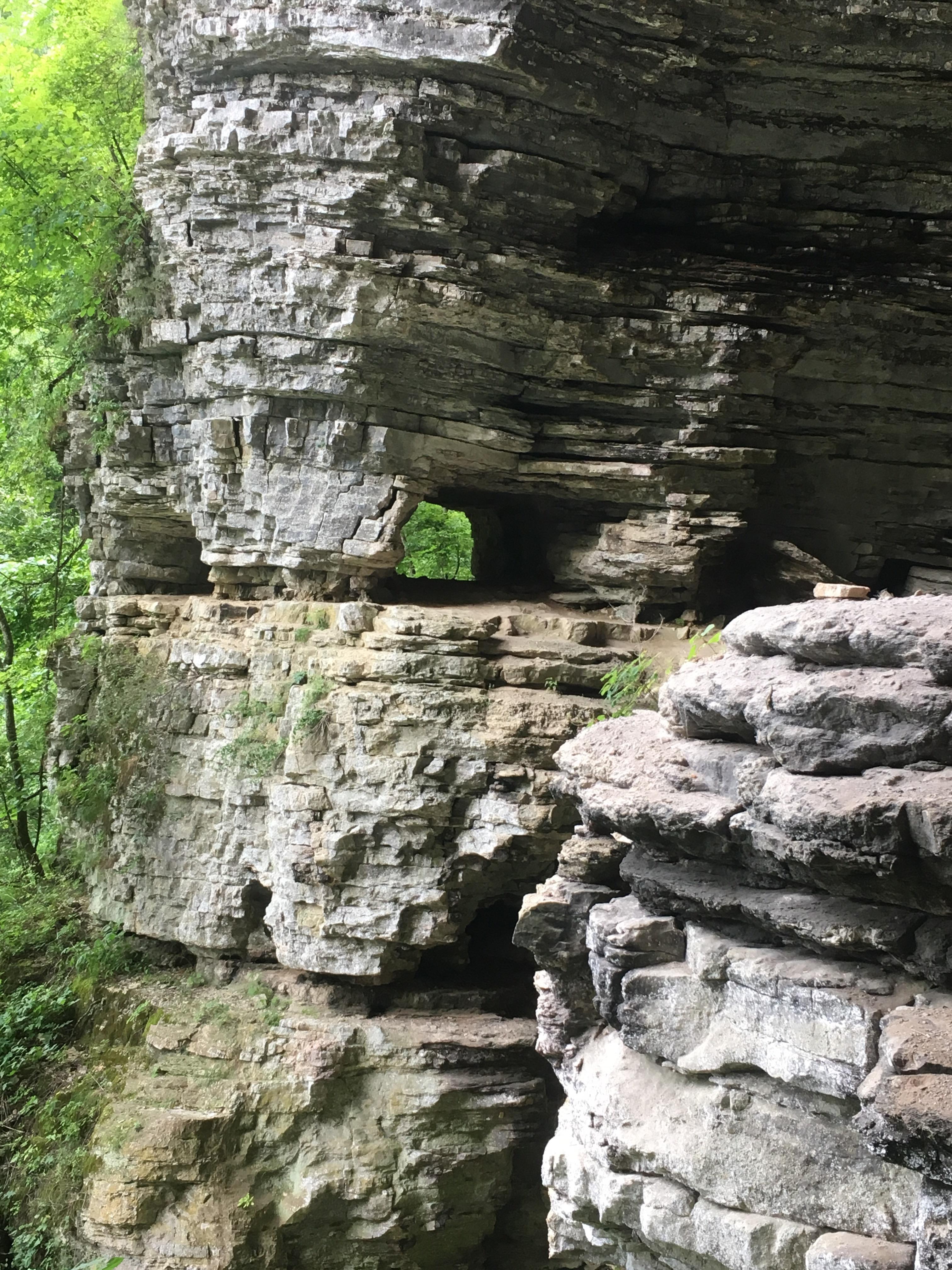 The trail through the cave to the last part of the hike to the eye of