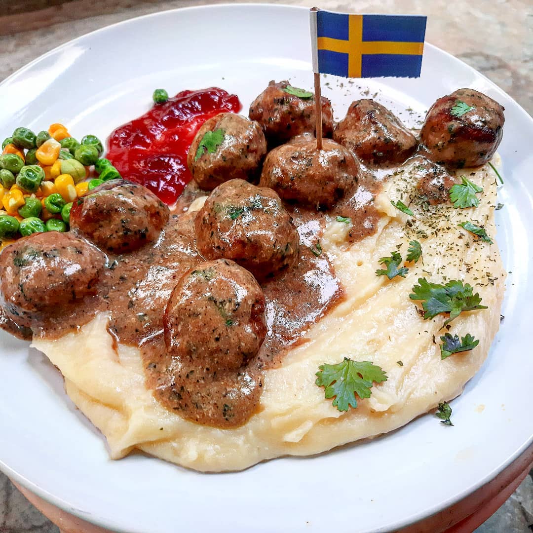 FOOD VILLE [Homemade] Chicken Meatballs, Mashed Potato, Sauteed Corn