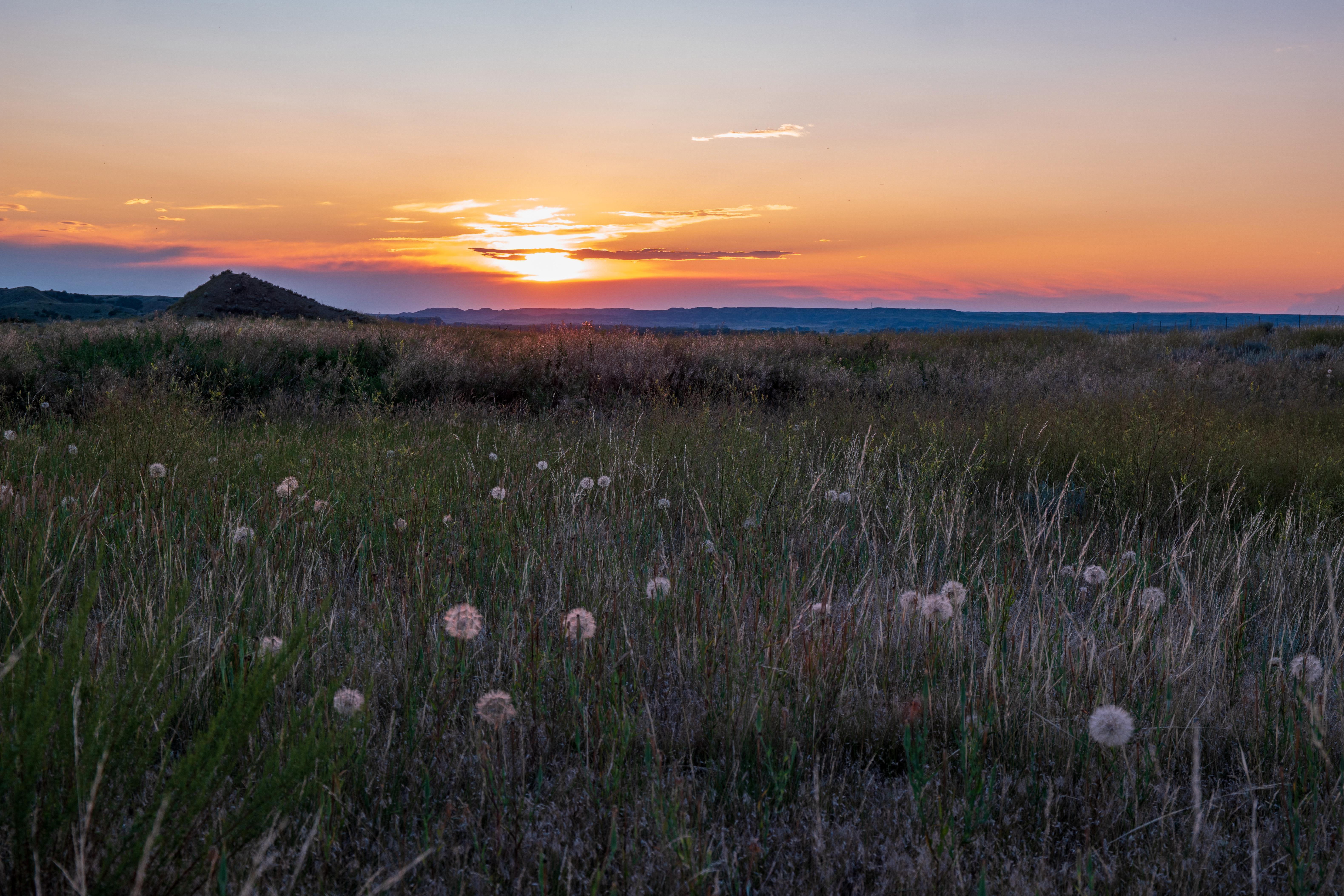 Sunset, Eastern Montana USA [OC] [6480x4320] r/EarthPorn