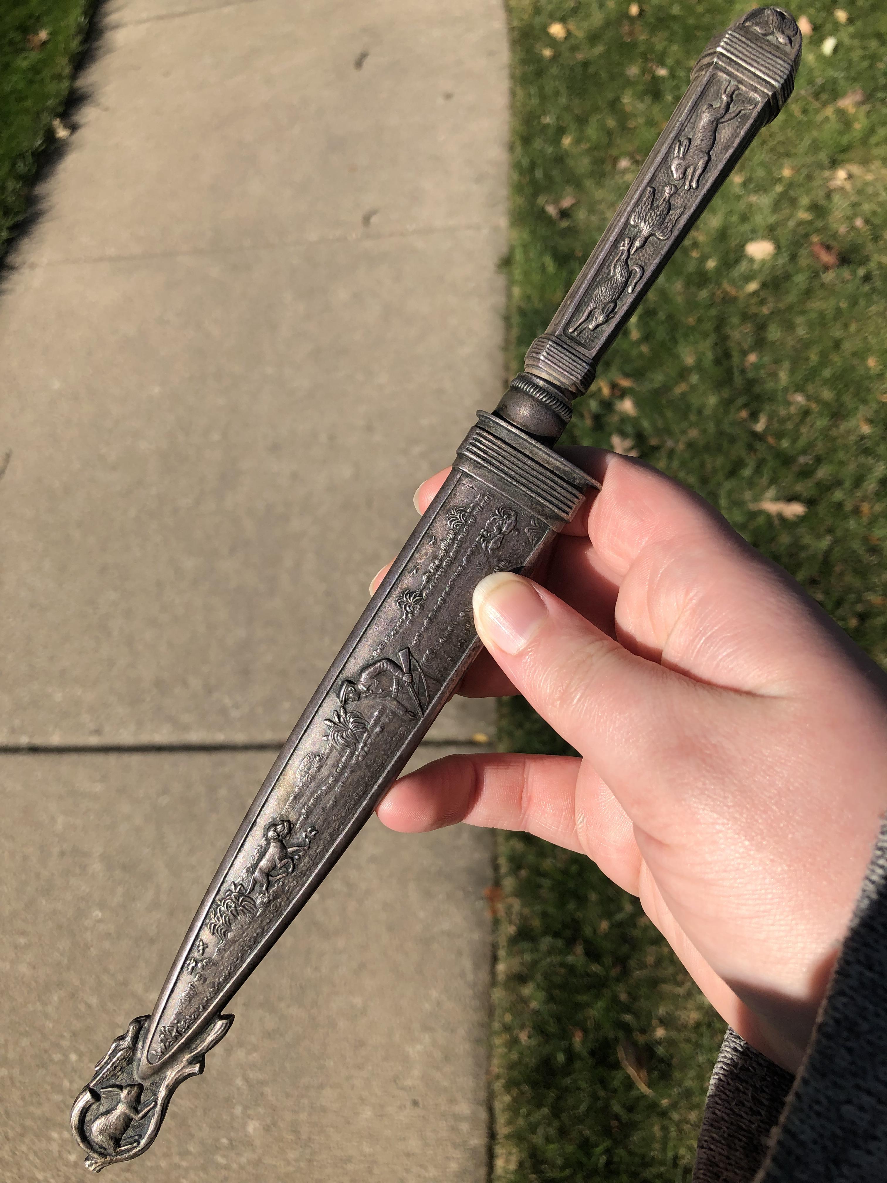 Found this beauty at an estate sale, coolest knife i’ve ever seen! r/ThriftStoreHauls