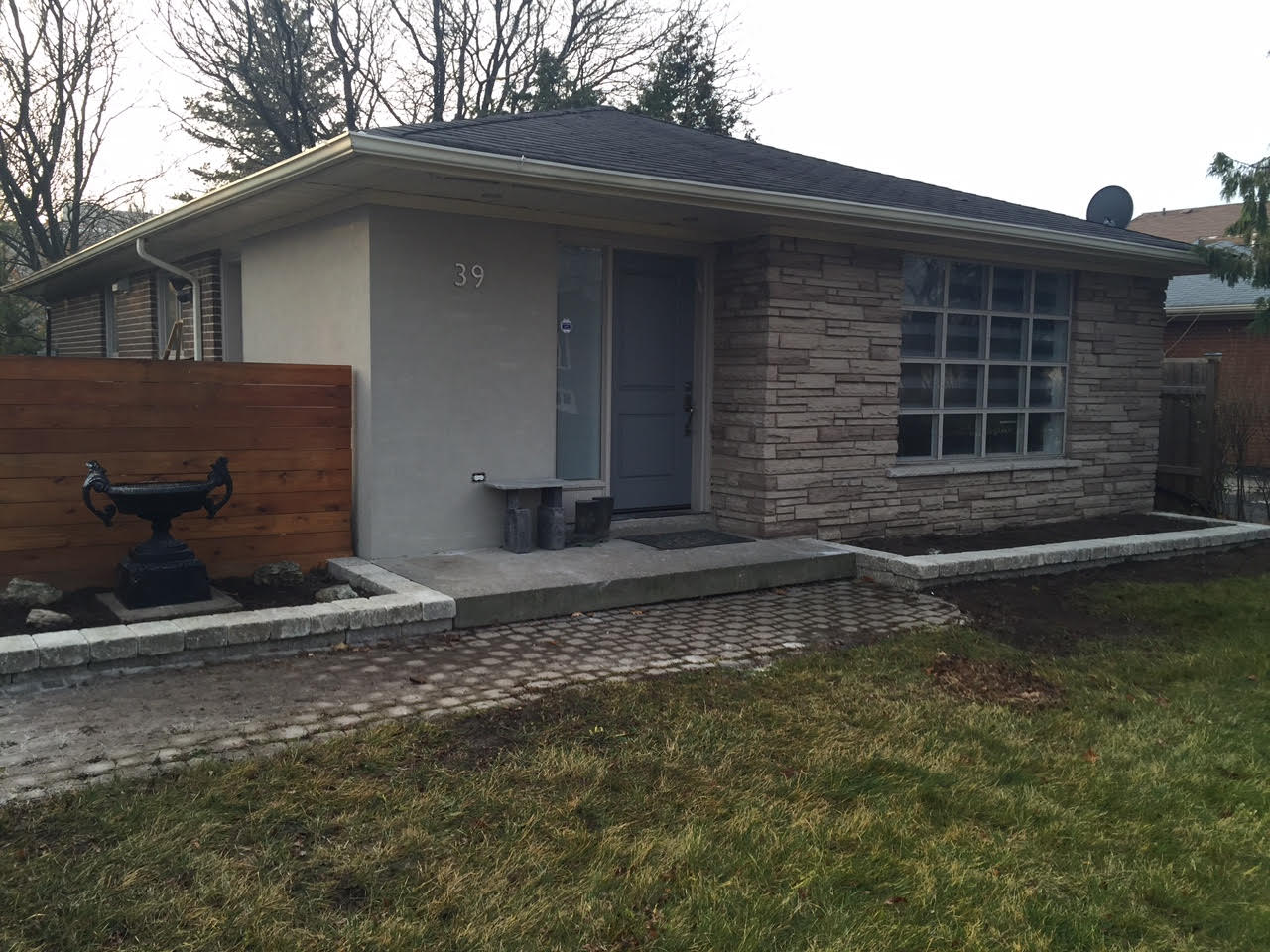 who wants to live in this north york basement apartment 850 / month