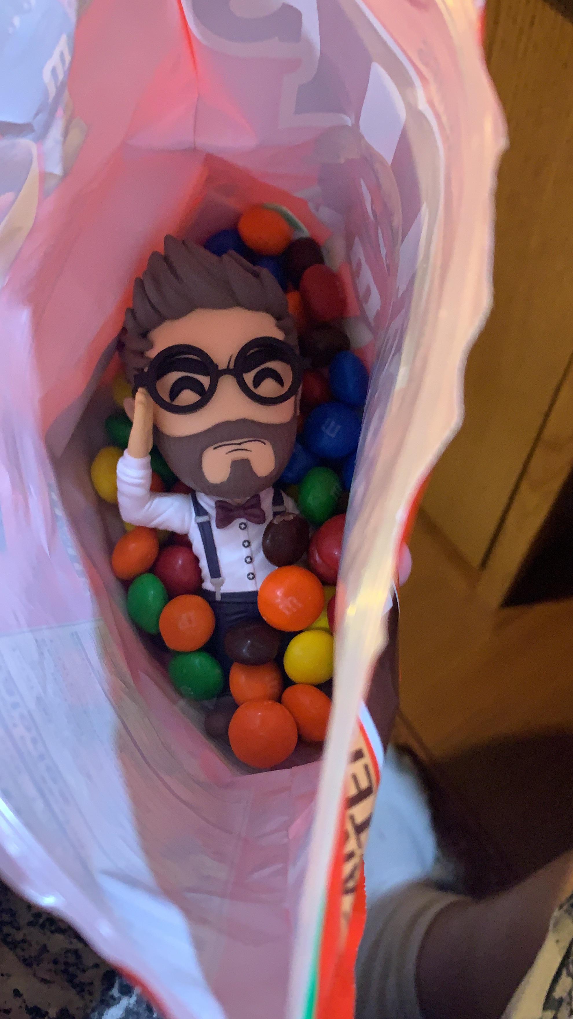 I didn’t have any jars so I put my Drumsy Youtooz in a bag of peanut