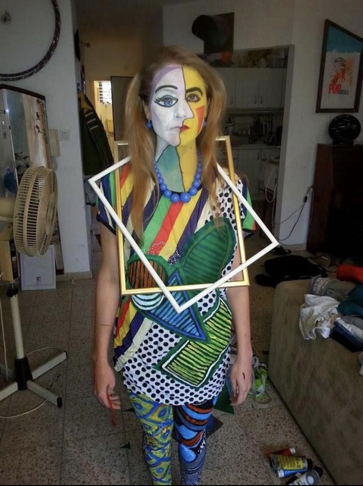 Picasso painting Halloween costume r/Damnthatsinteresting