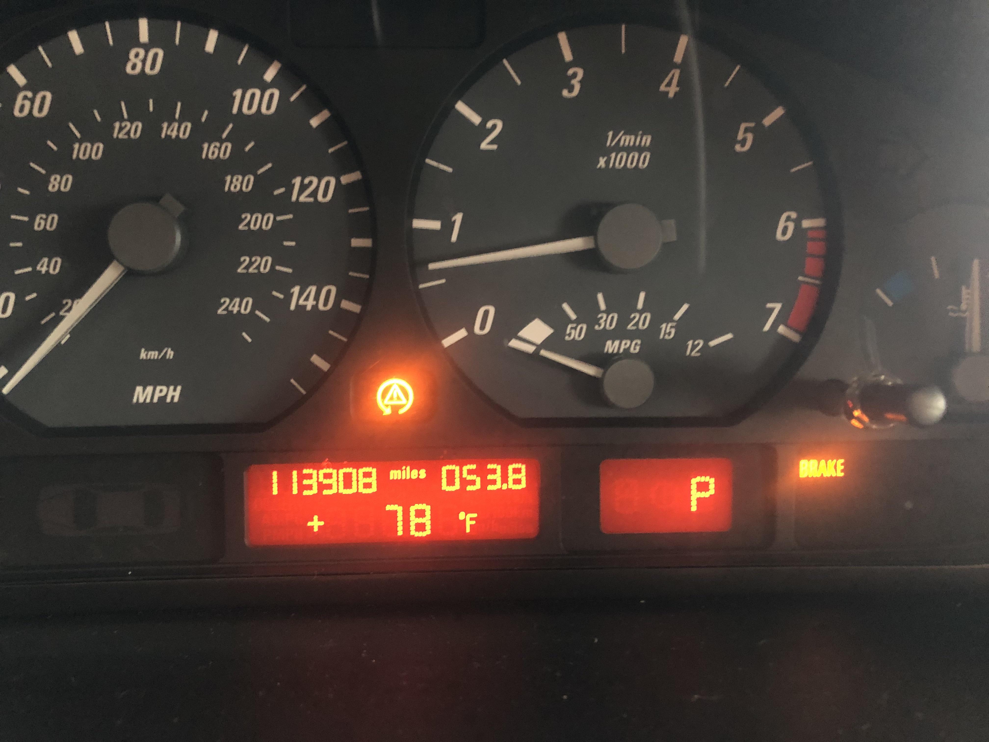2001 BMW E46. Does anyone know what this means? I was driving and I