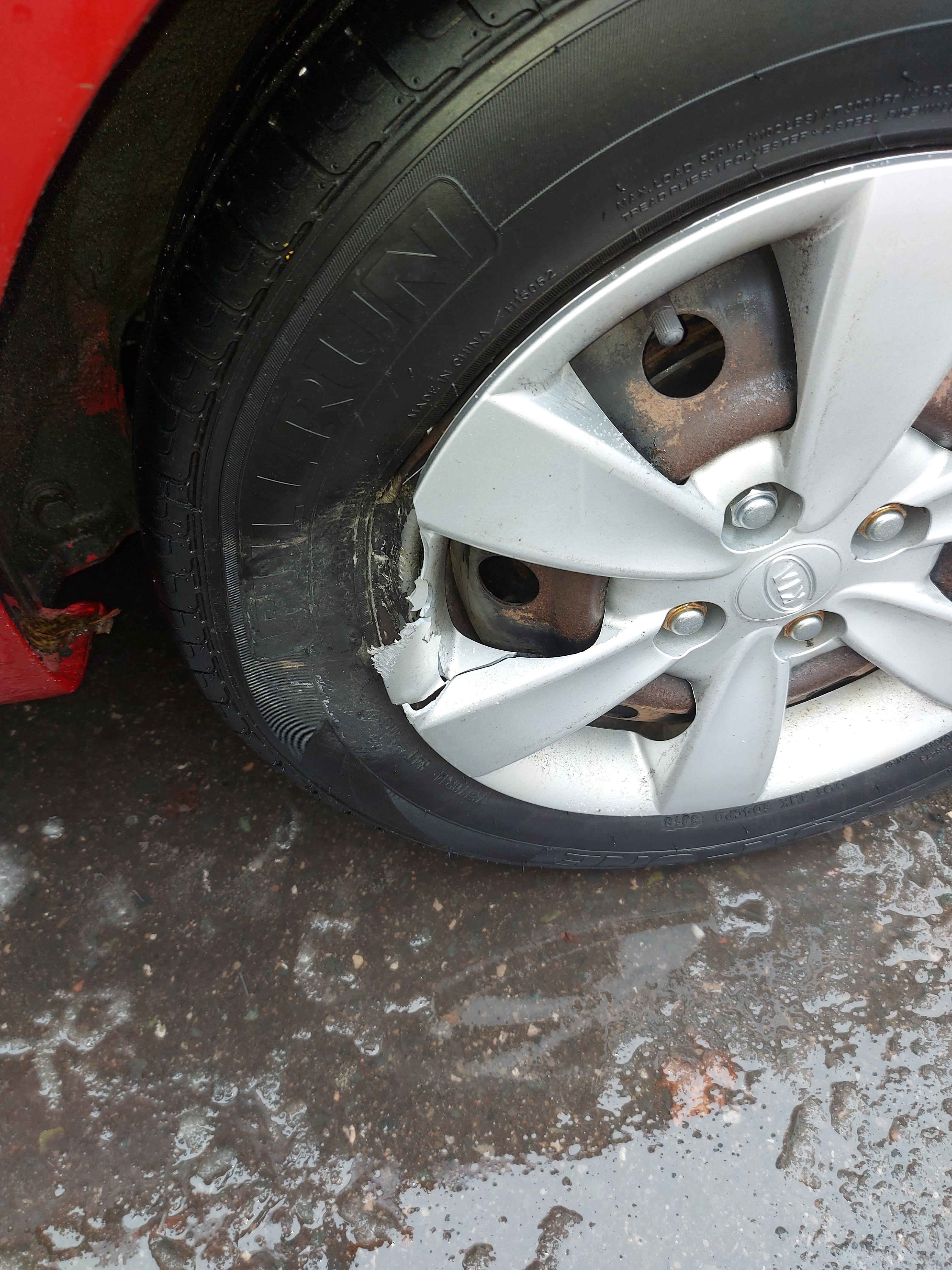 Crack Tire Rim : r/AskMechanics