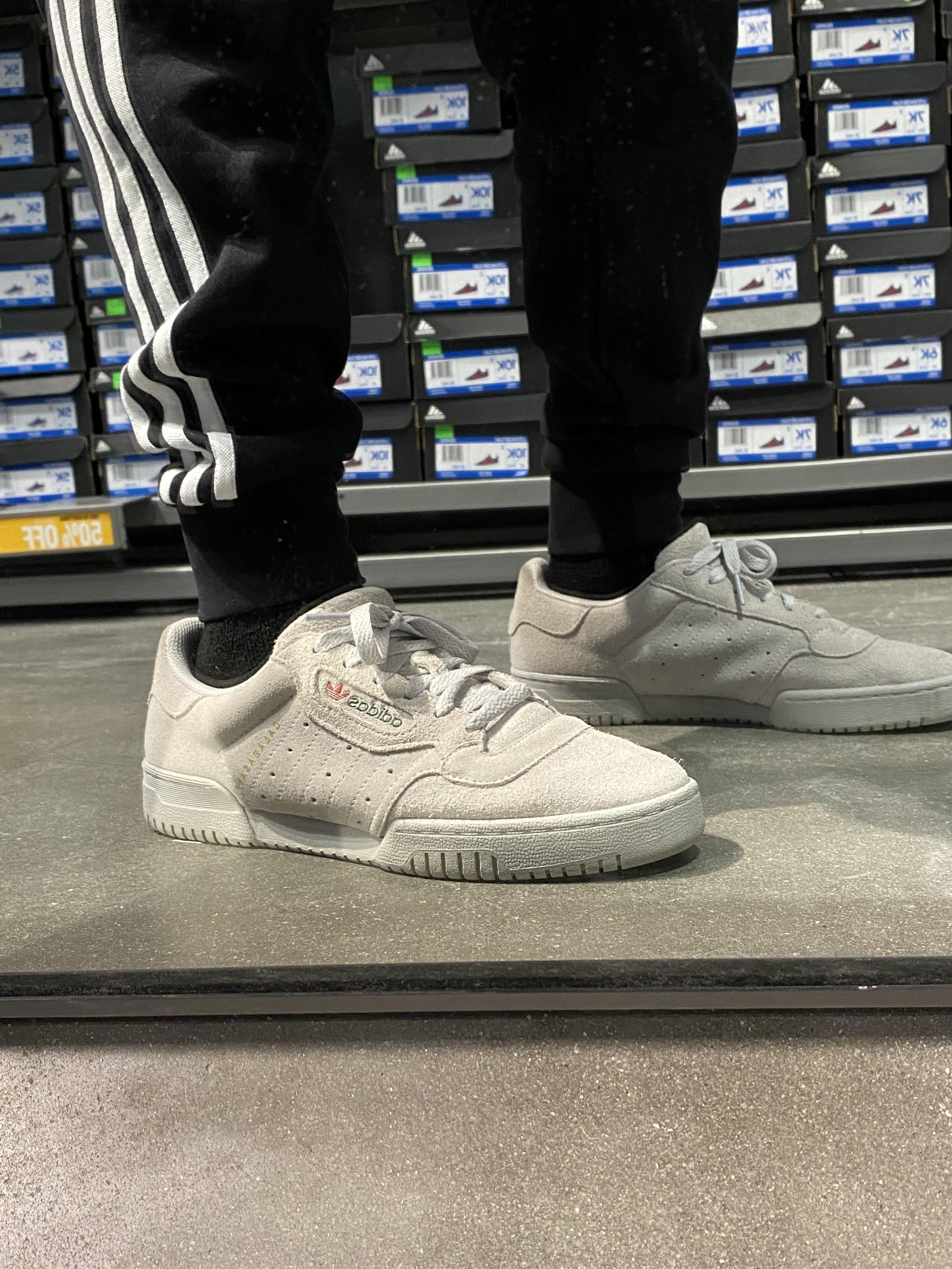 Calabasas Powerphase r/adidas