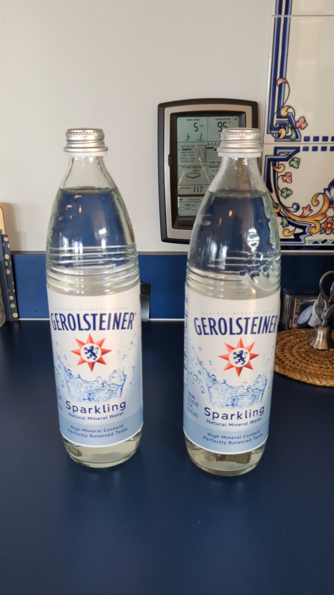 Gonna bust the twins out of the fridge today and drink water! r