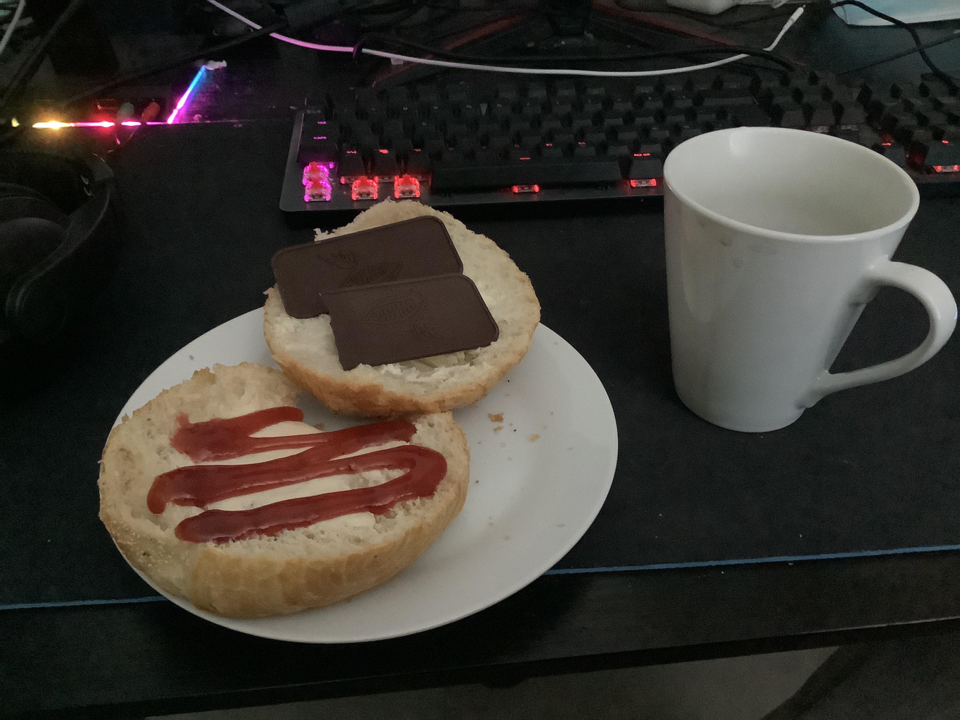 Ketchup and chocolate 👍 r/shittyfoodporn