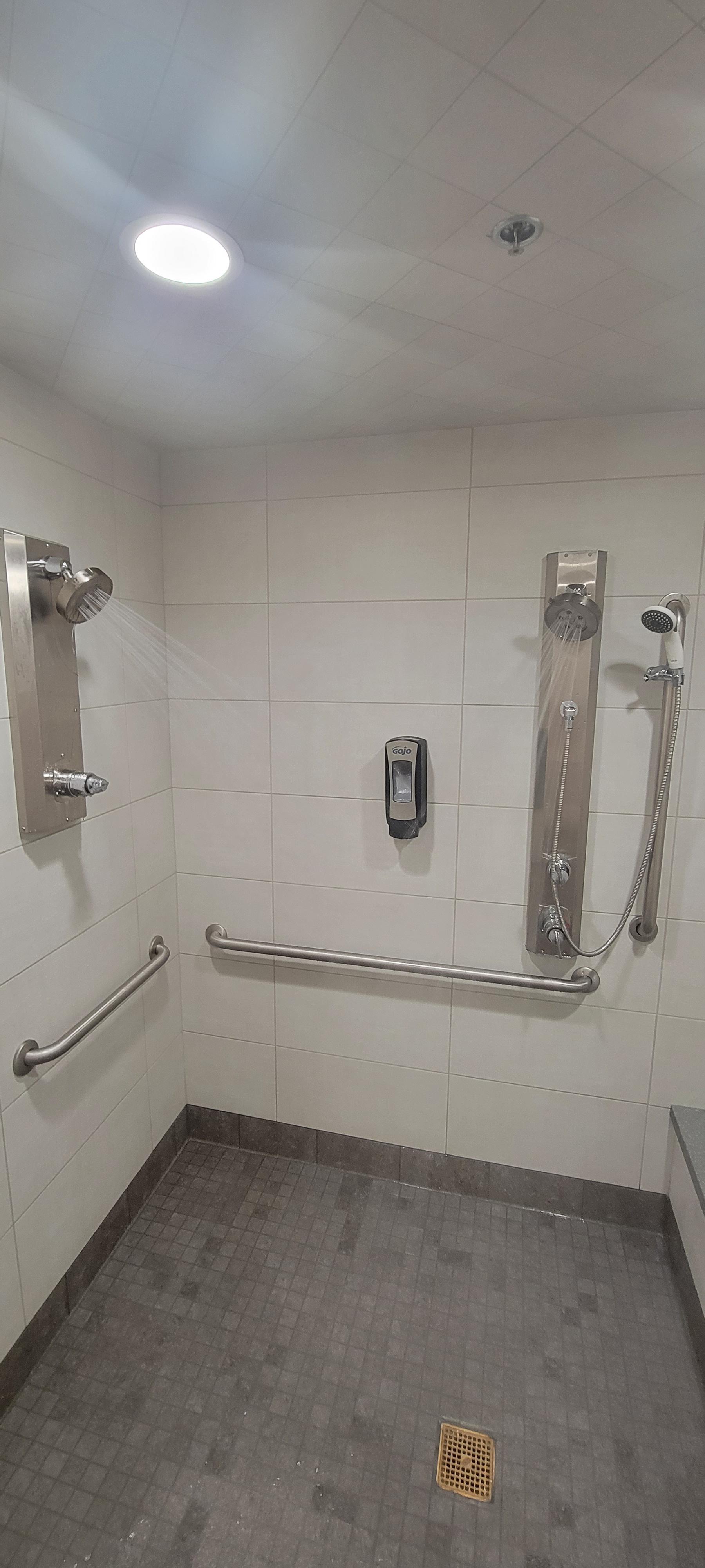 Best Truckstop Shower r/Truckers