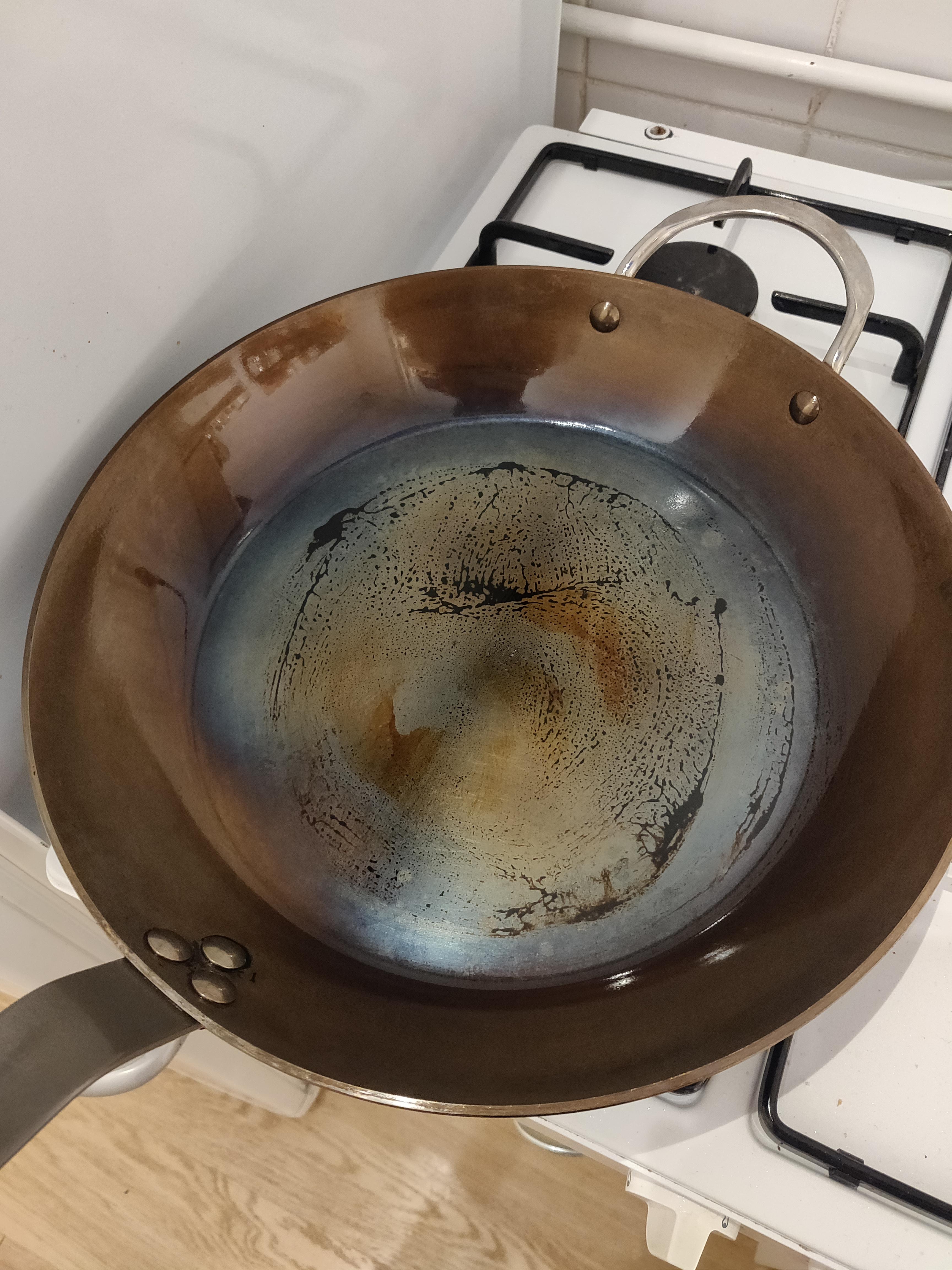 Did the pan get to hot? The sides look fine but middle not so much. r