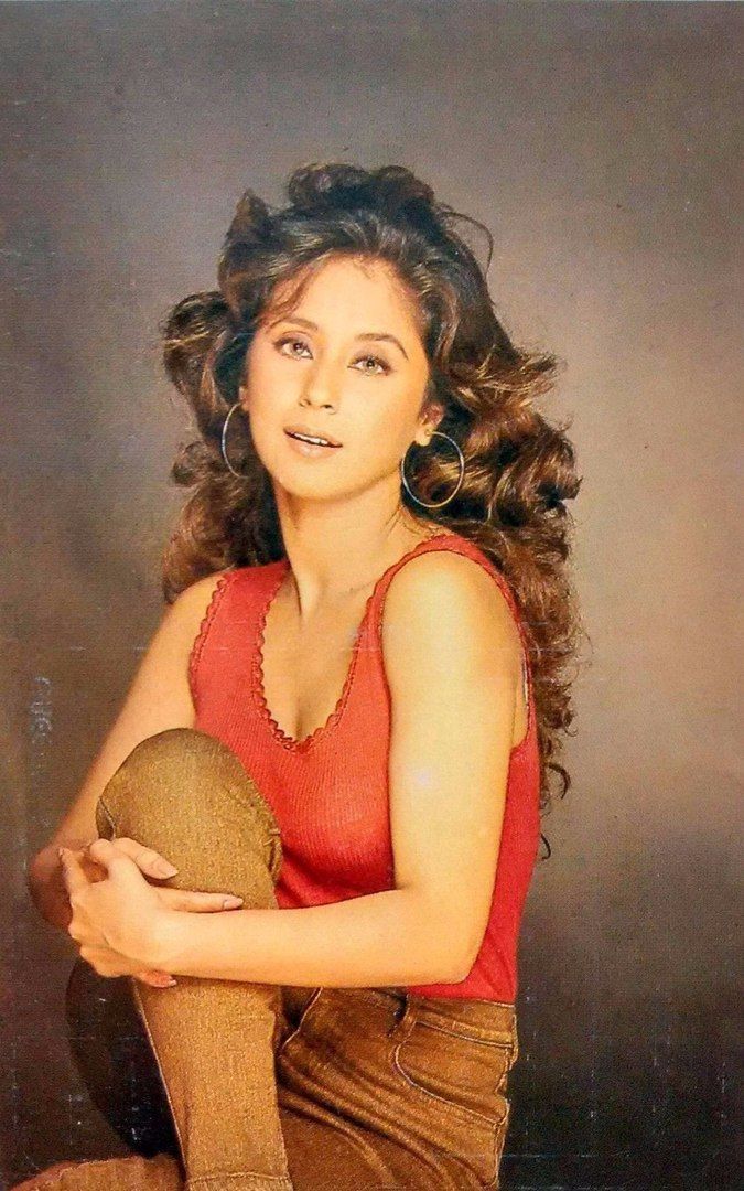 Urmila Matondkar : ClassicDesiBeauties