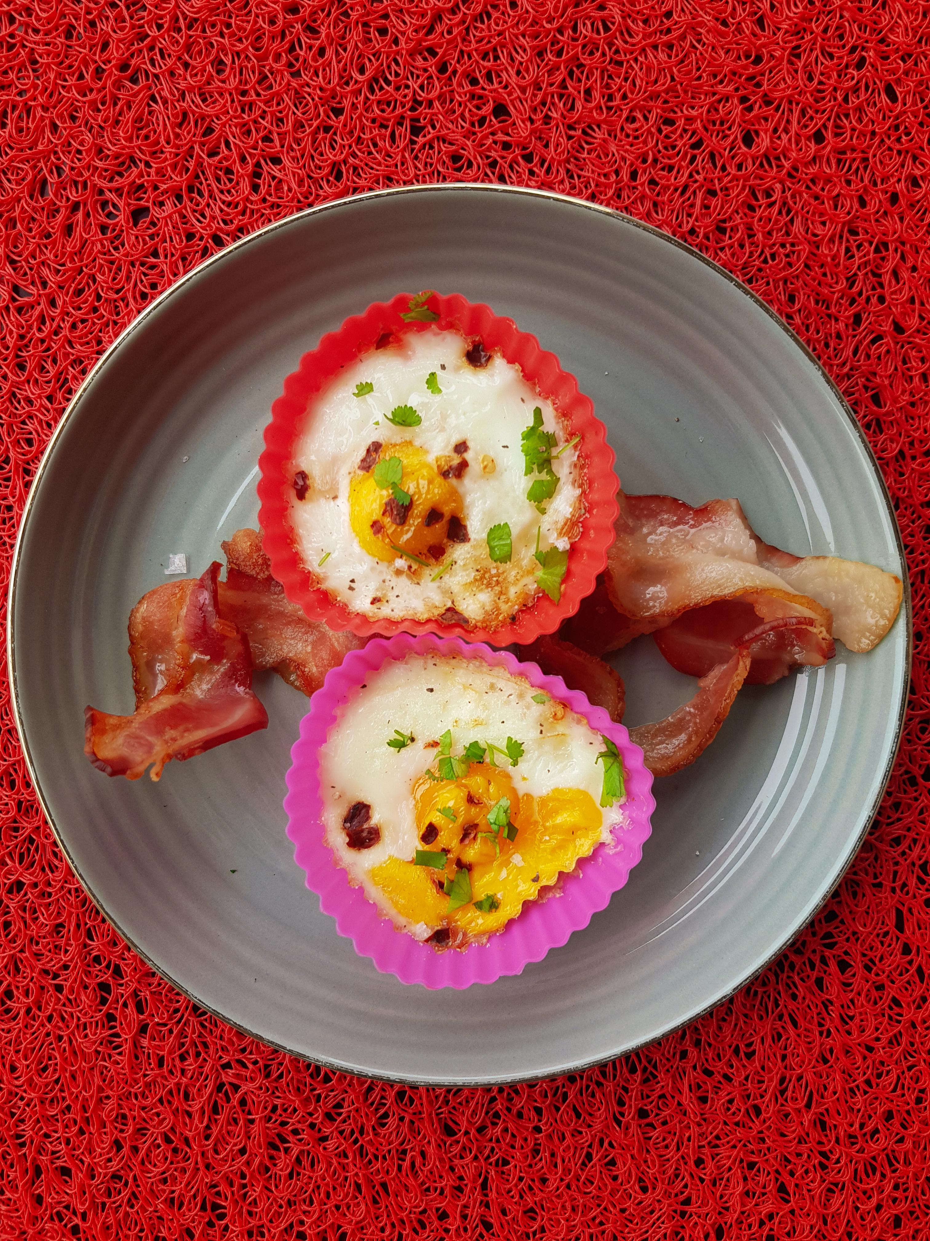 The easiest AF breakfast ever Egg in a cup and Bacon. 10 mins! r