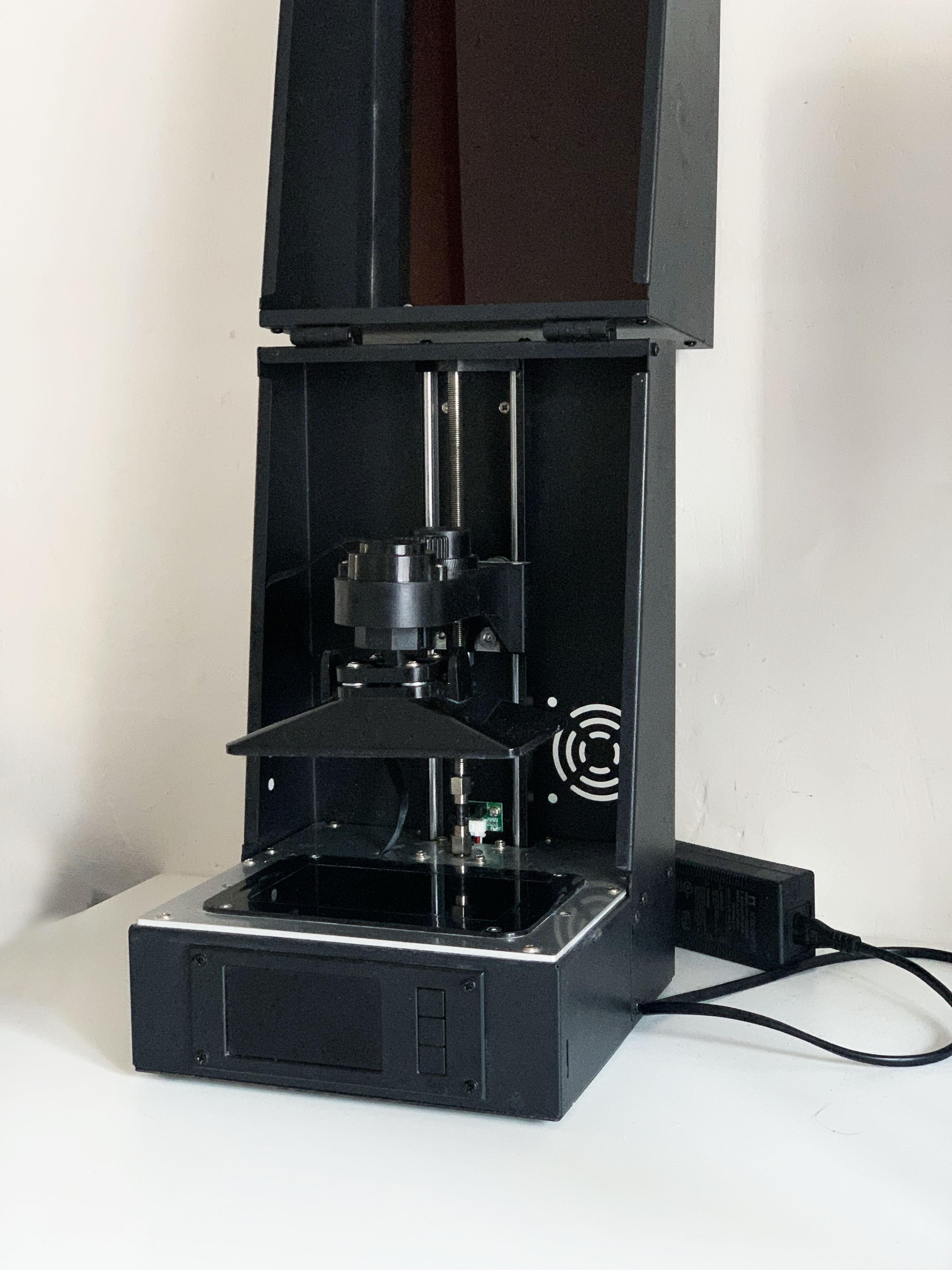 Hi! I just got this Beam3D "Prism" printer for very cheap and it's missing its resin vat. Since