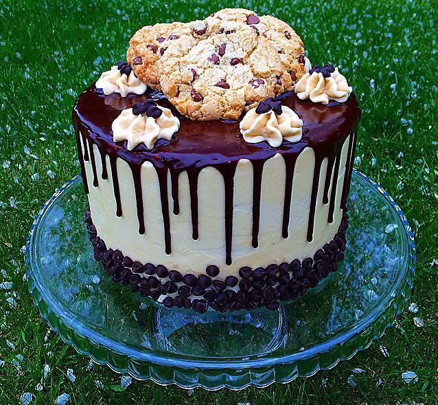 Chocolate Chip Cookie Dough Cake r/Baking