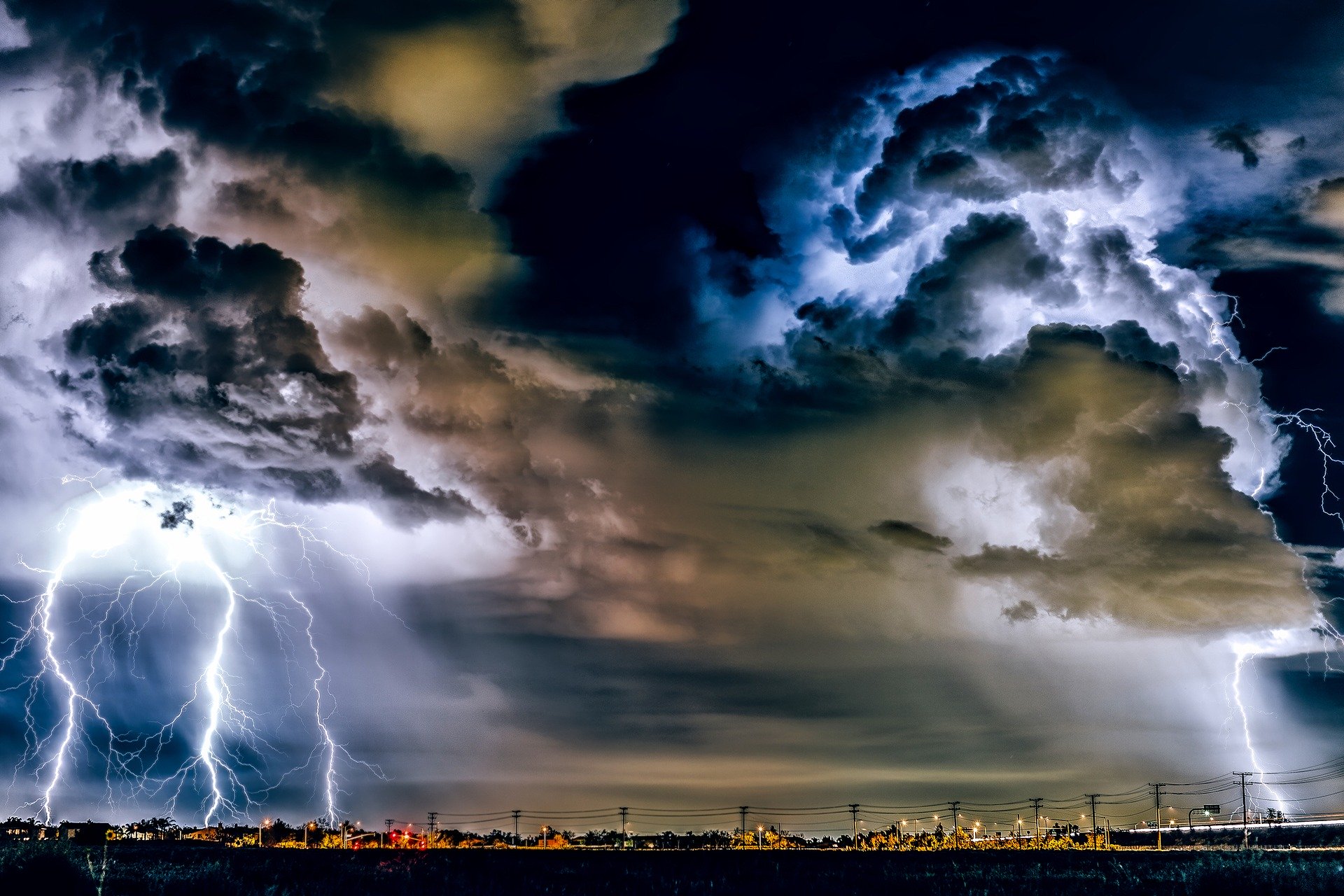 Thunderstorm Desktop Wallpaper [1920*1080] r/wallpaper