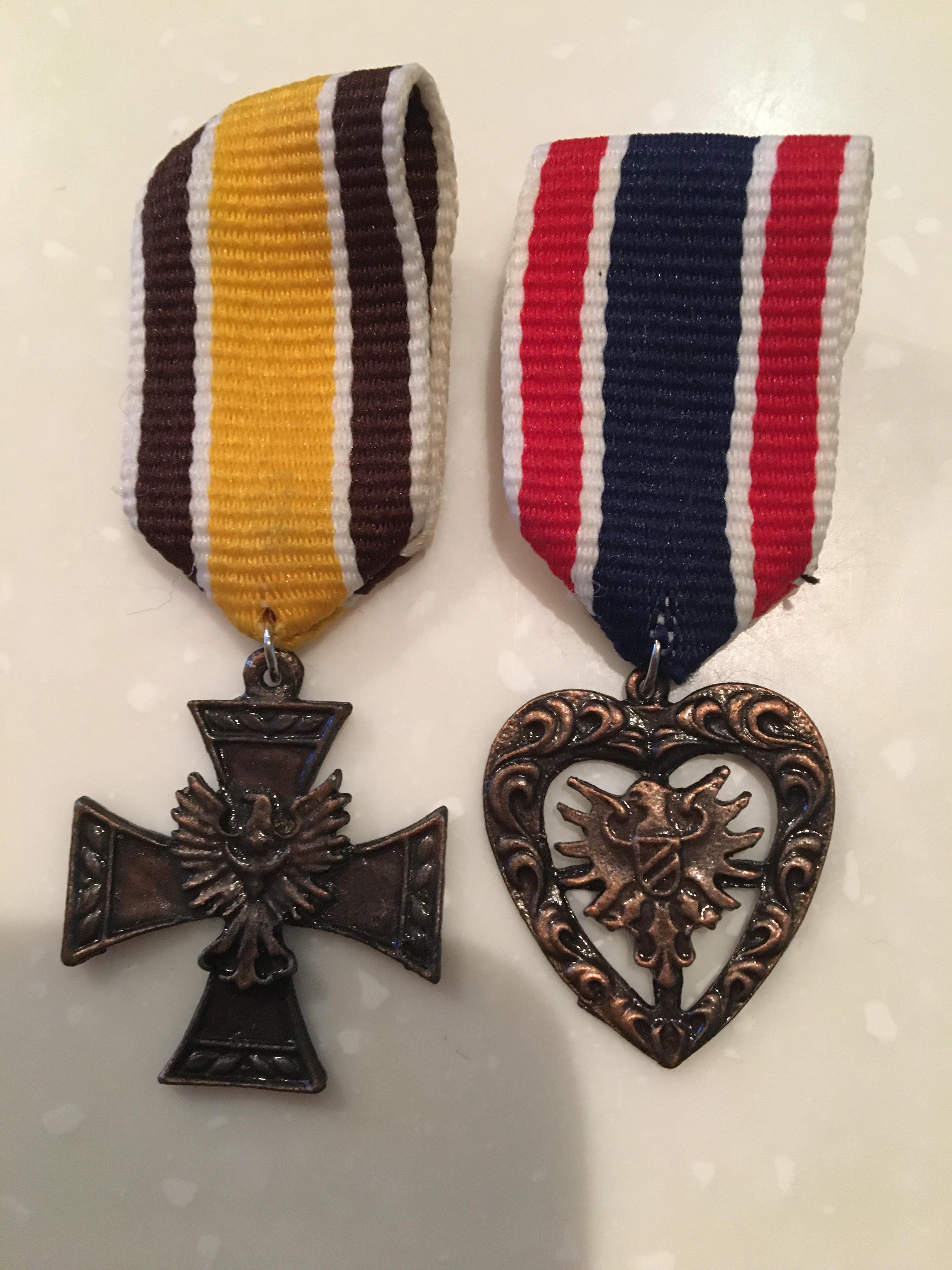 Can anyone help me identify my grandfather's old war medals? r/HelpMeFind