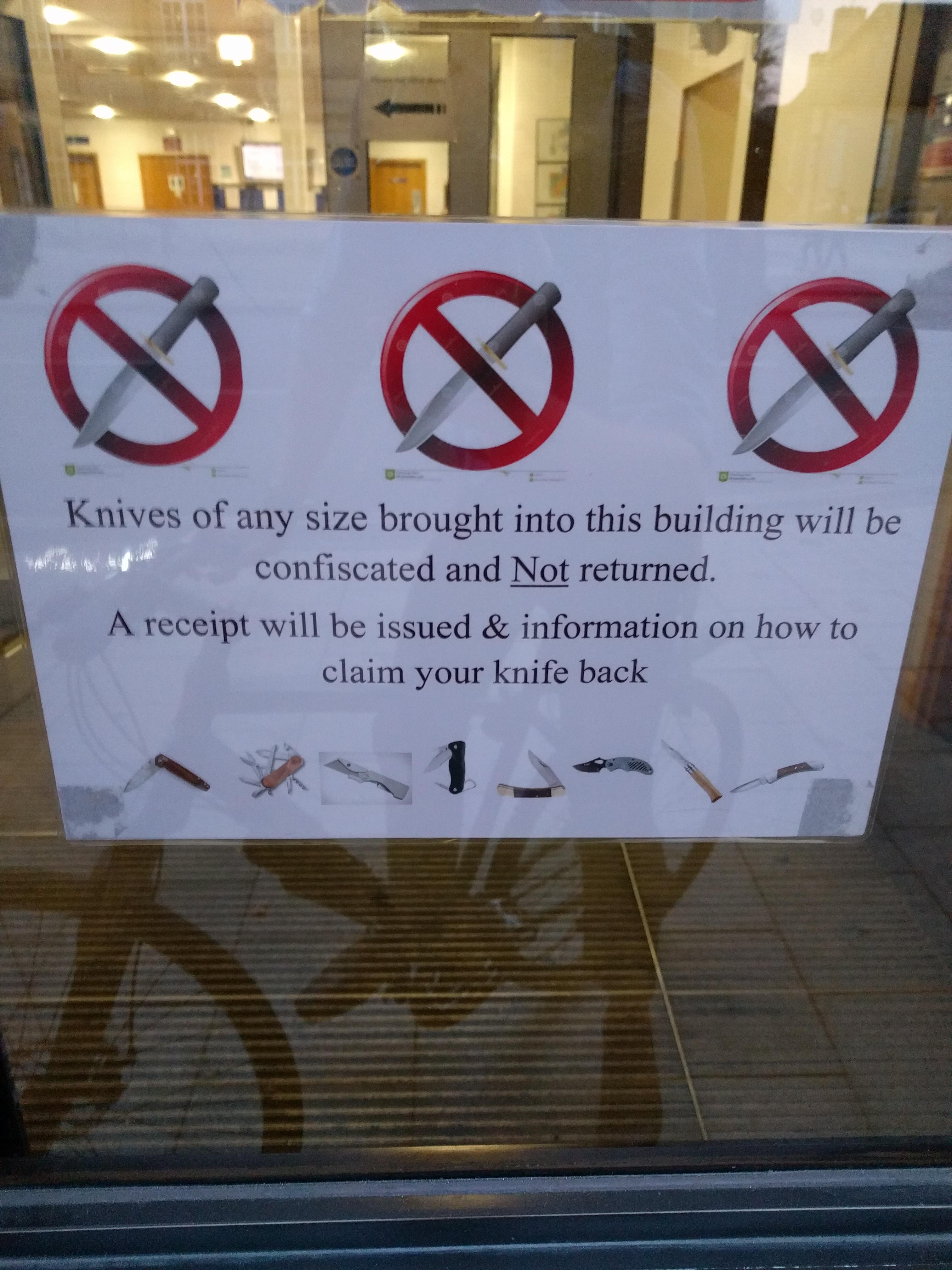 Barmy returns policy at Oxford Crown Court. I think I'd rather that those who attend Court armed