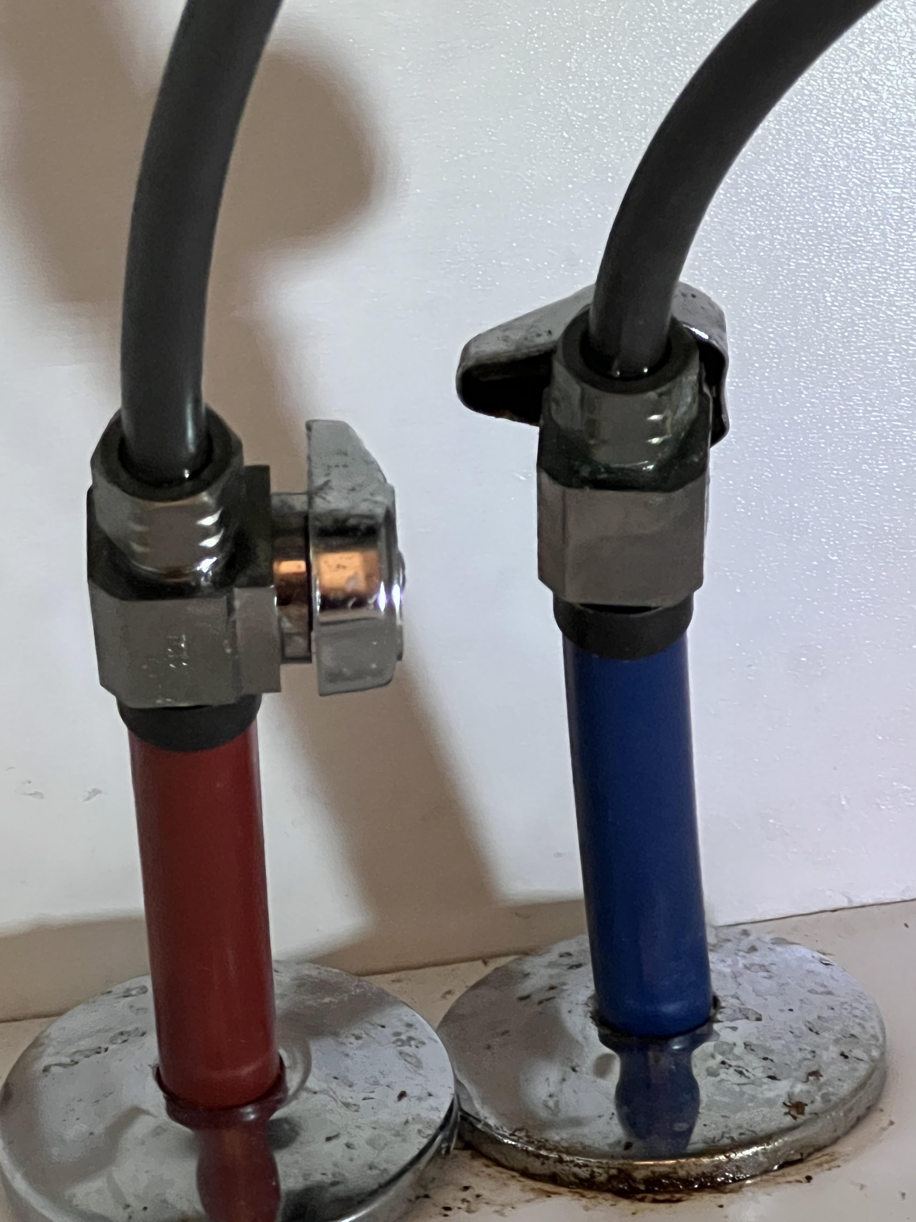 Need help disconnecting water supply lines r/Plumbing