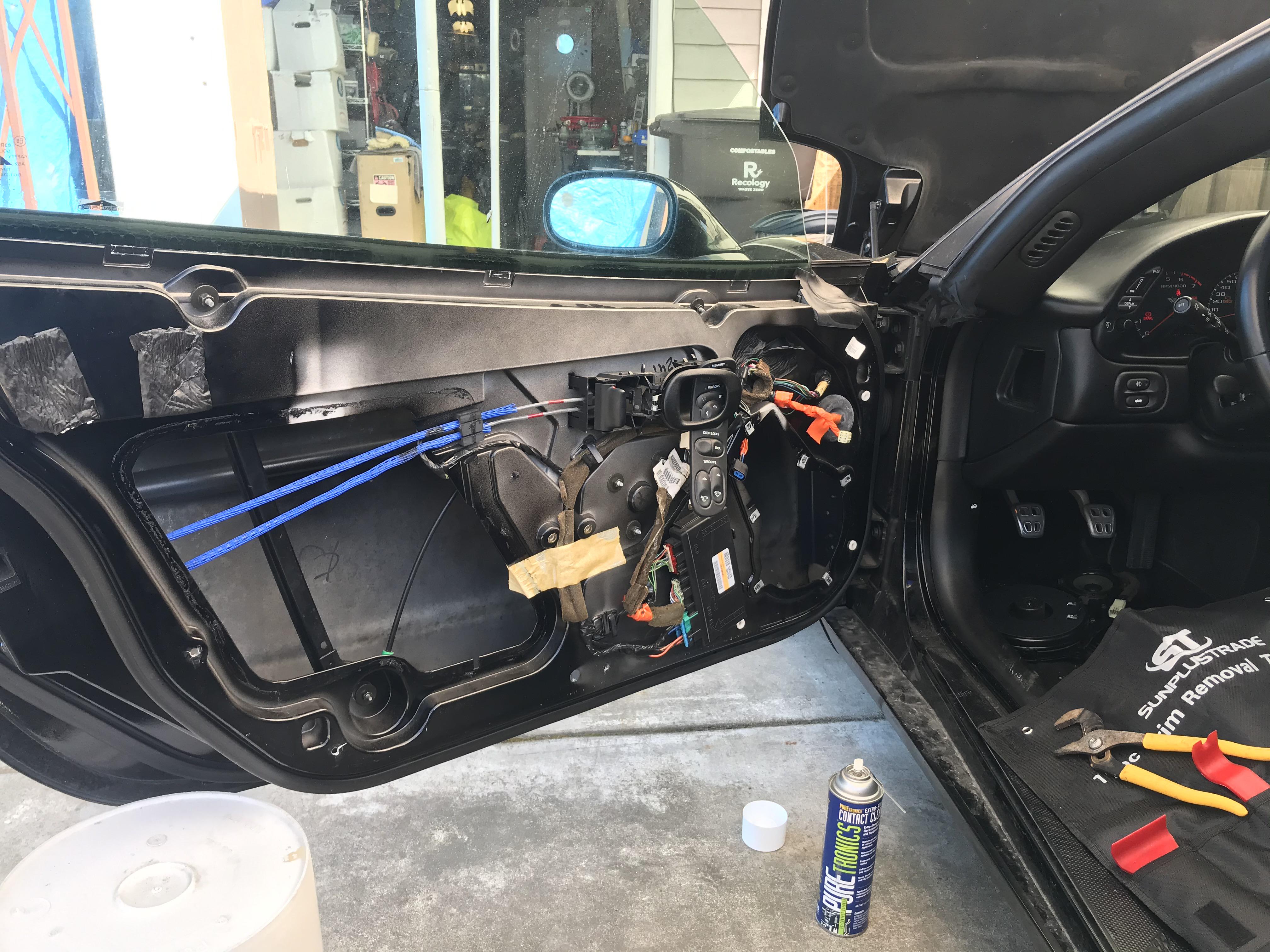 C5 Window regulator help! Cleaned motor inside, relay clicks, full 12