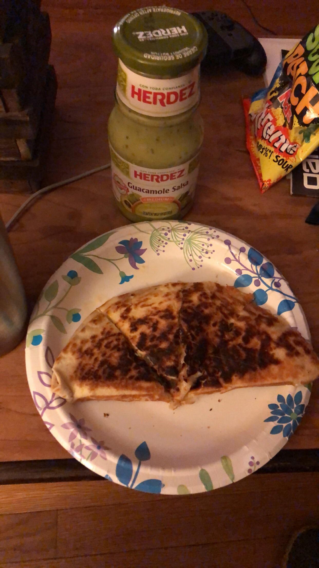 Canned chicken quesadilla r/shittyfoodporn